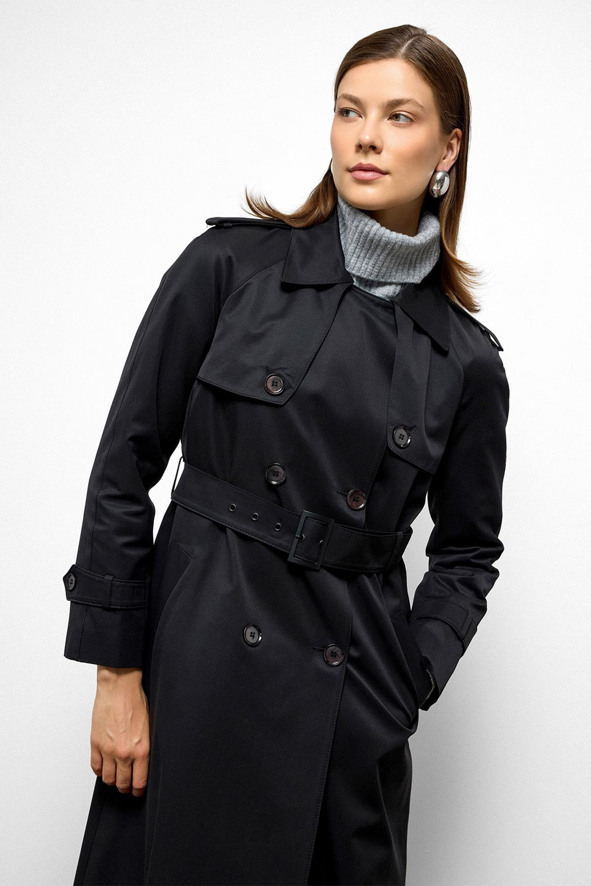 Apolet ve Pelerin Detaylı Reglan Kol Su İtici Özellikli Trençkot SİYAH 6766