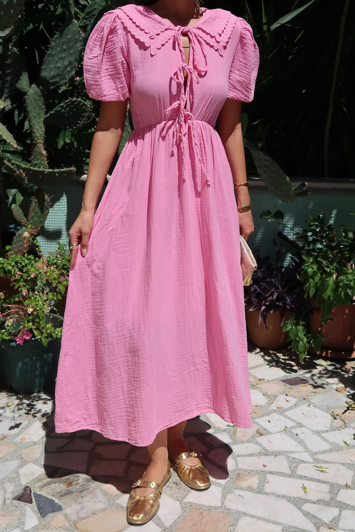 Bağcık Detaylı Beli Büzgülü Müslin Elbise PEMBE 9362-E