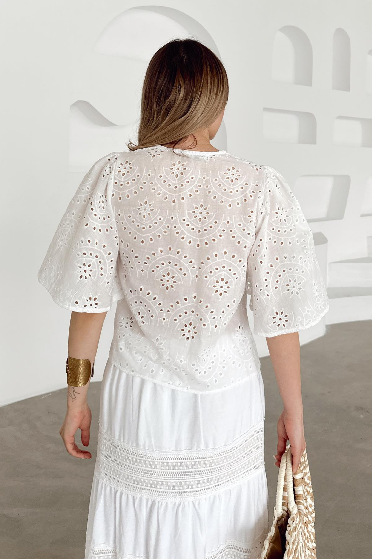 Bağcık Detaylı Crop Güpür Gömlek BEYAZ 9352