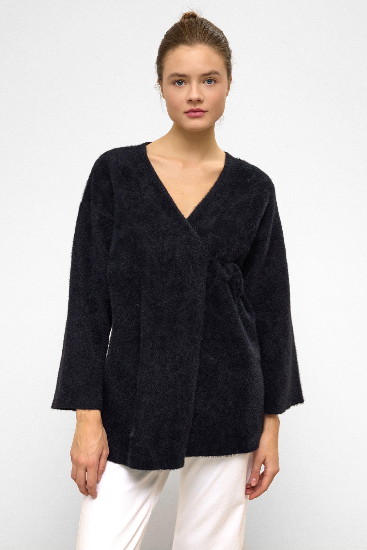 Bağcık Kapamalı Soft Triko Hırka SİYAH 8269