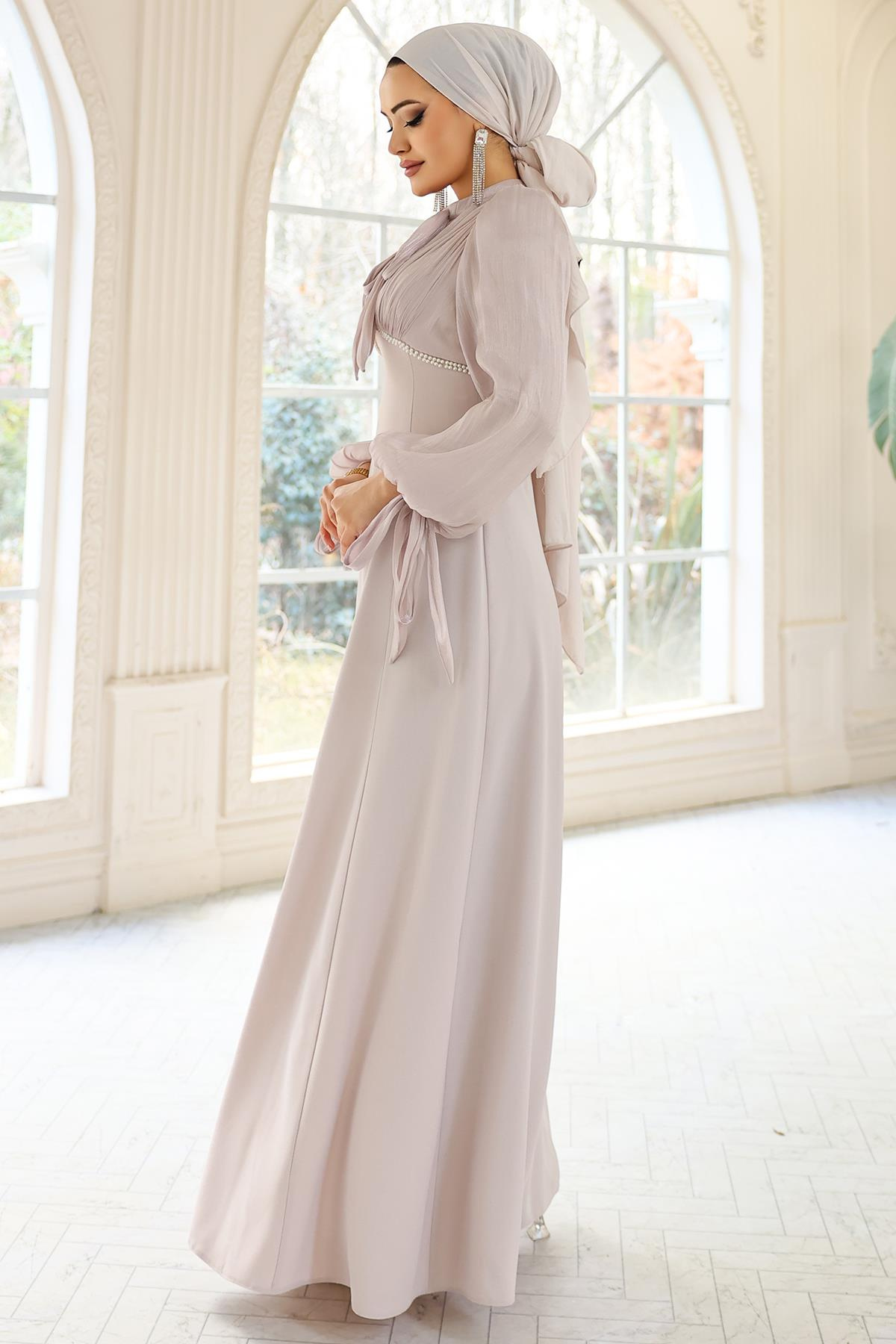 Bağcık ve İnci Detaylı Yoryo İpek Krep Kombinli Tesettür Abiye Elbise TAŞ 1685