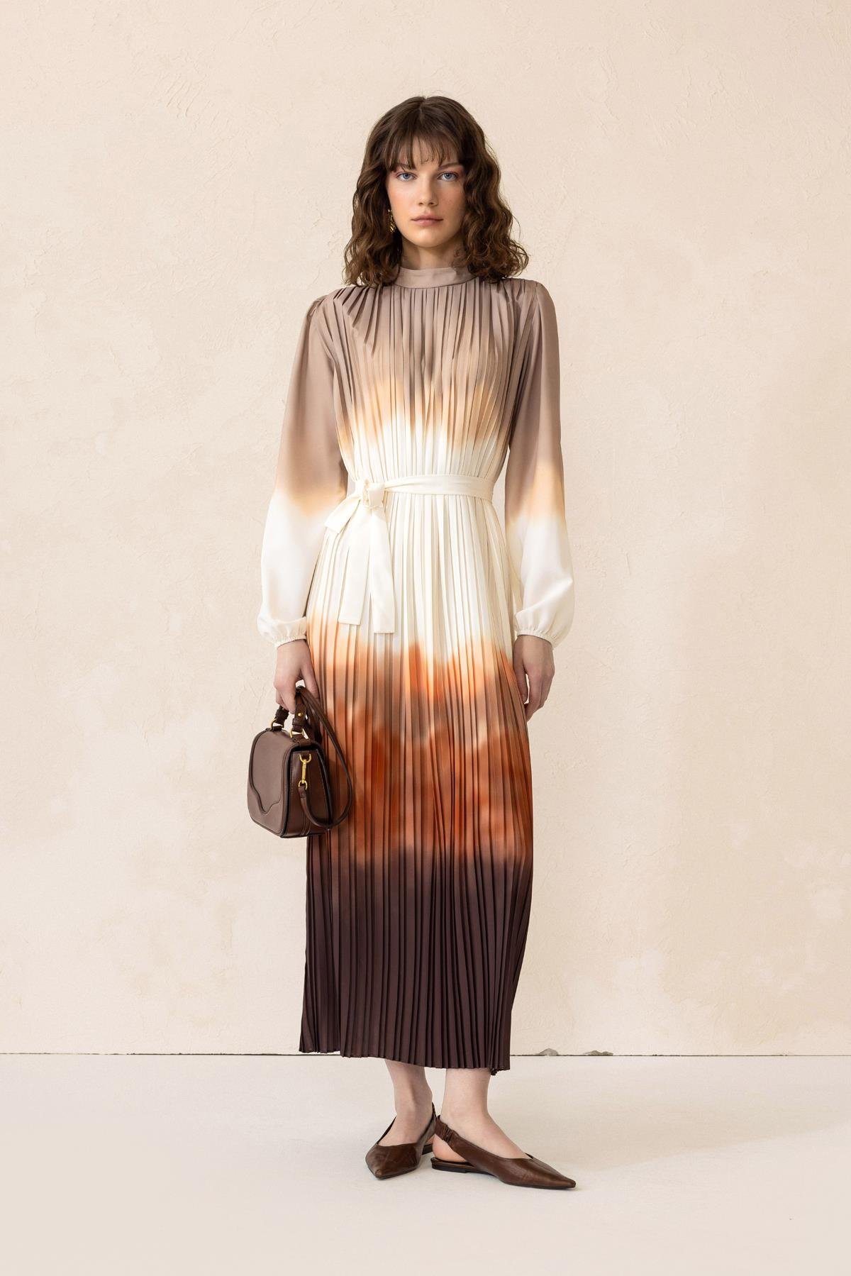 Batik Desenli Pilise Uzun Elbise KAHVE 9304-E