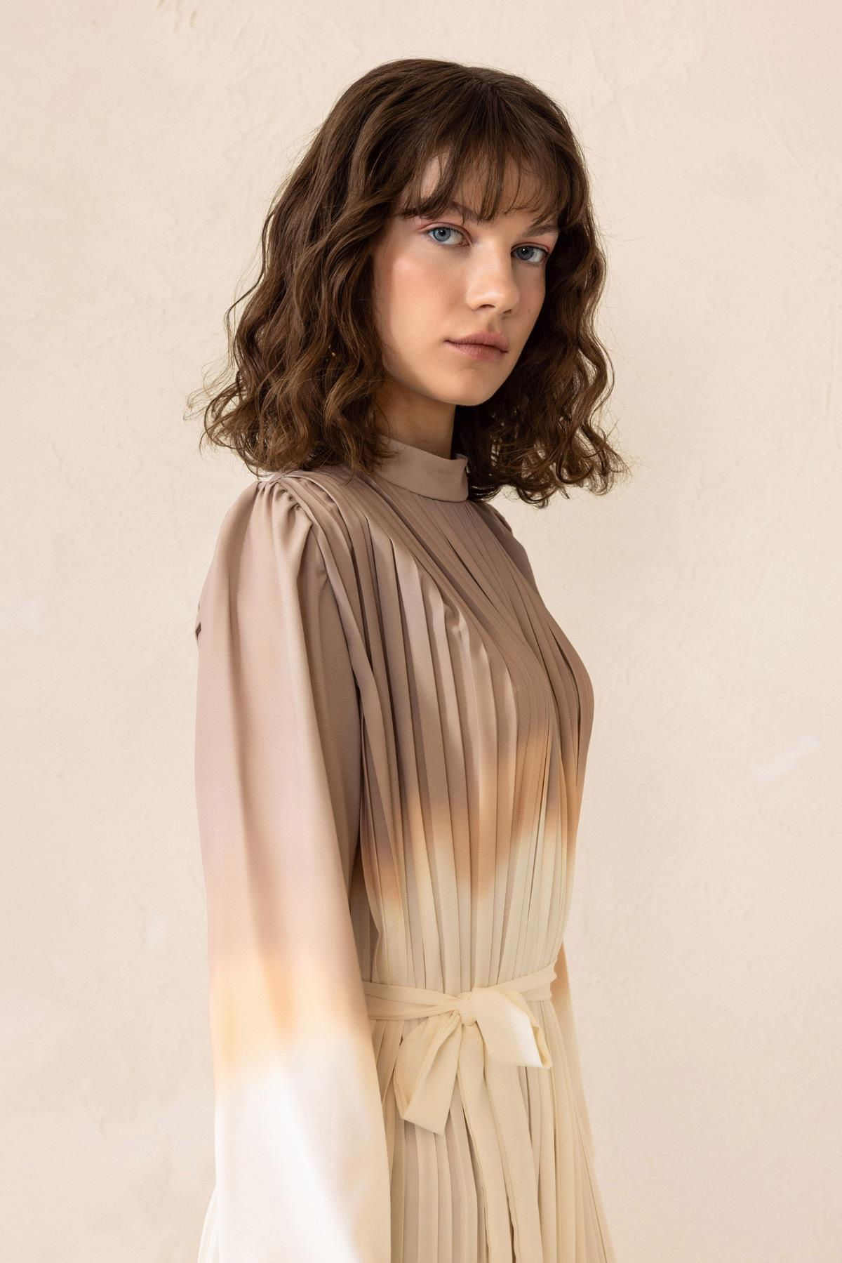 Batik Desenli Pilise Uzun Elbise KAHVE 9304-E