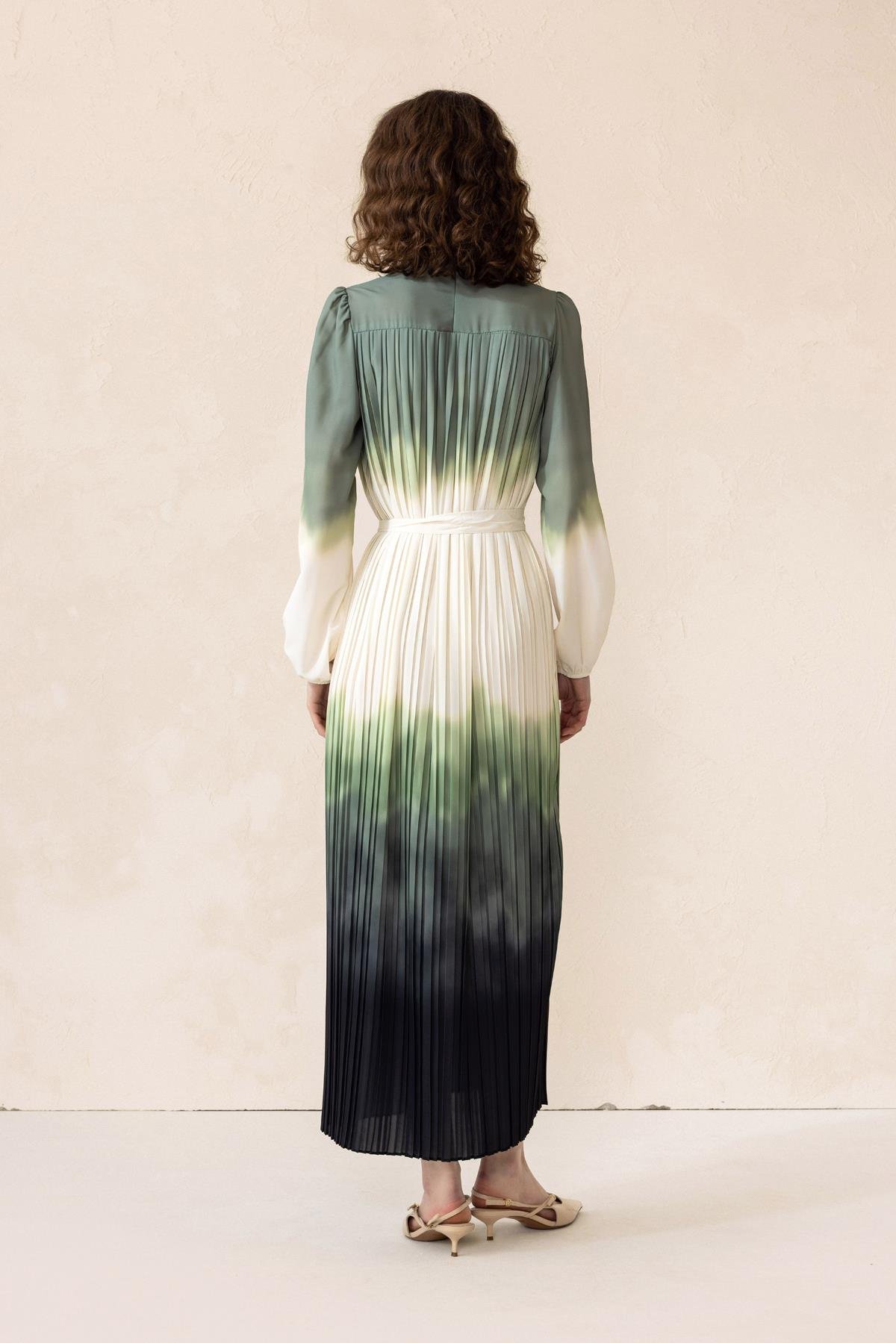 Batik Desenli Pilise Uzun Elbise YEŞİL 9304-E