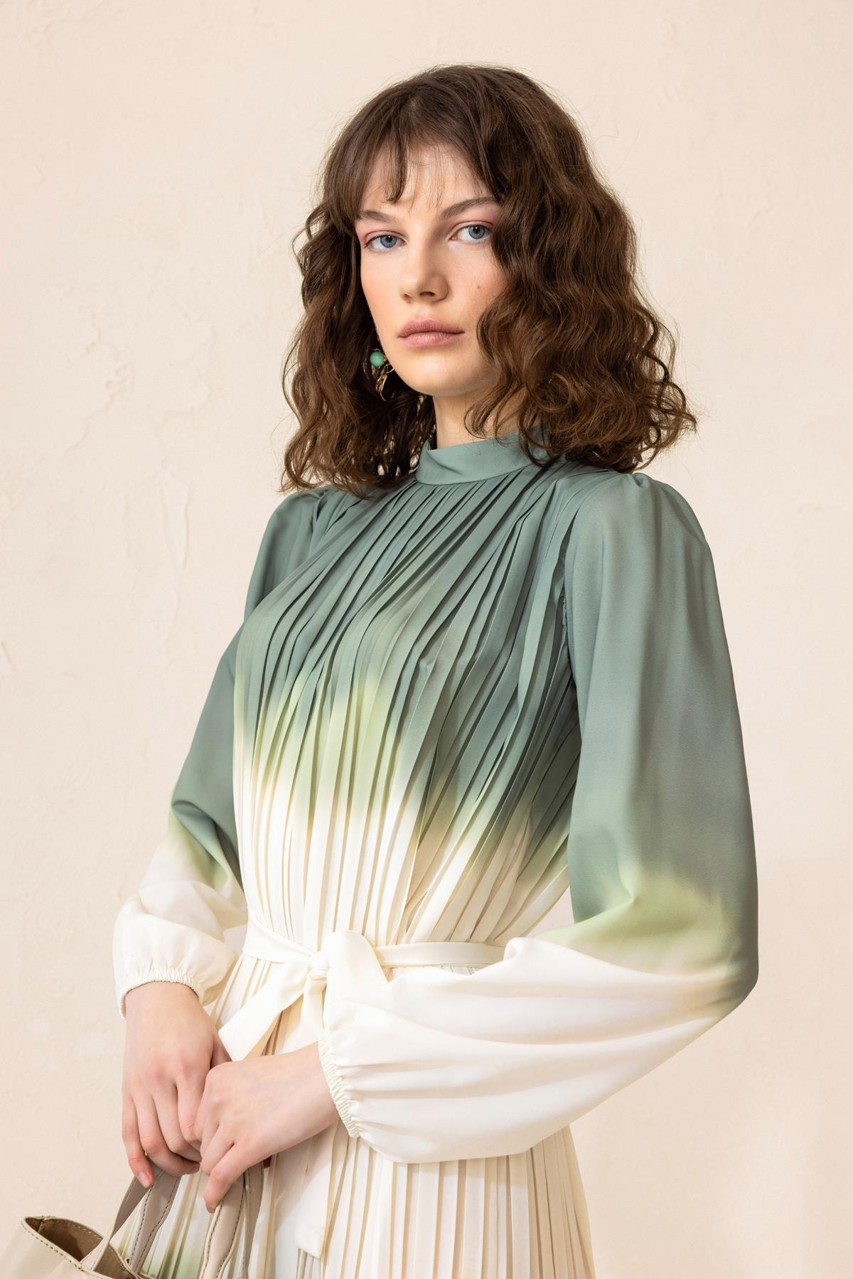 Batik Desenli Pilise Uzun Elbise YEŞİL 9304-E