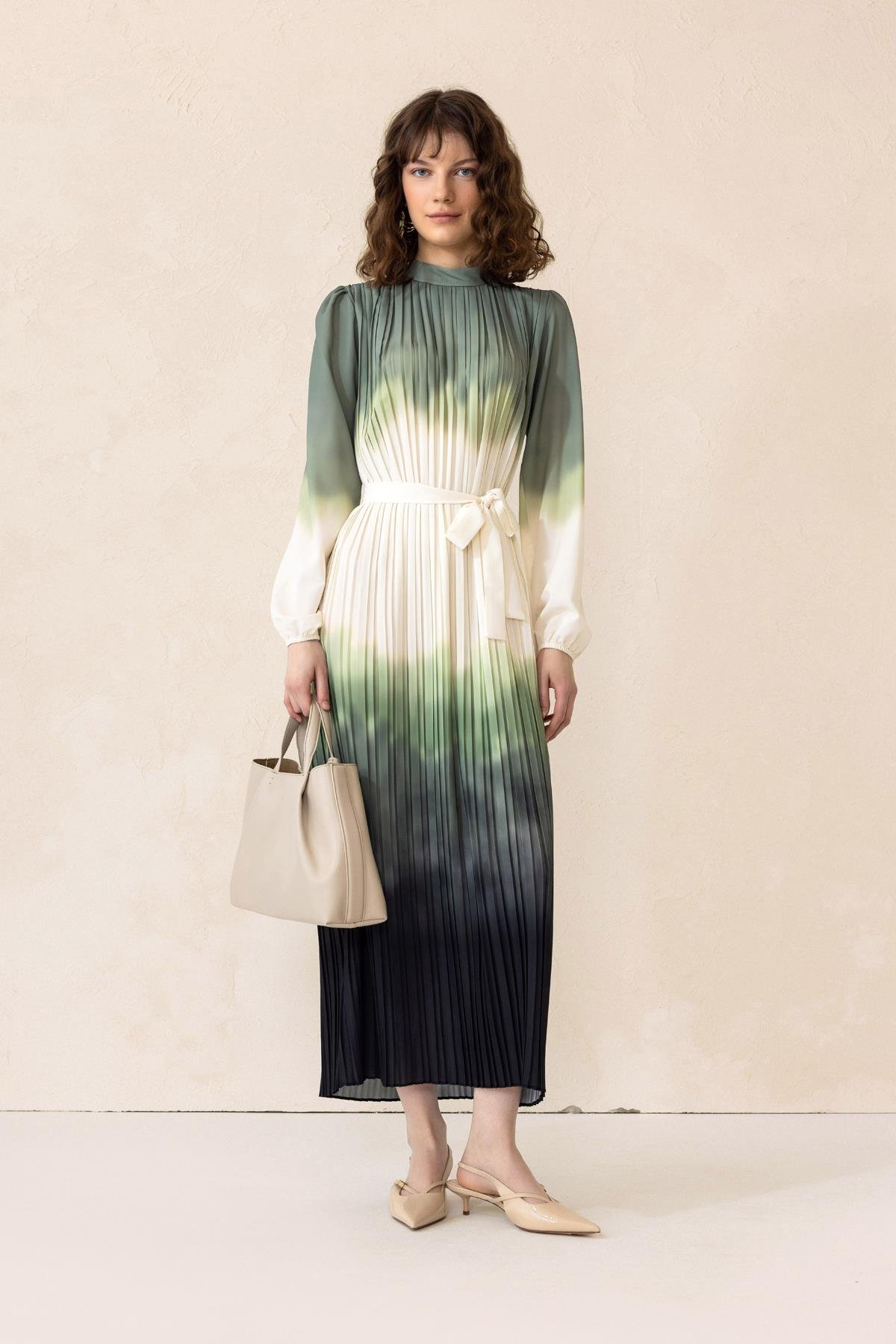 Batik Desenli Pilise Uzun Elbise YEŞİL 9304-E