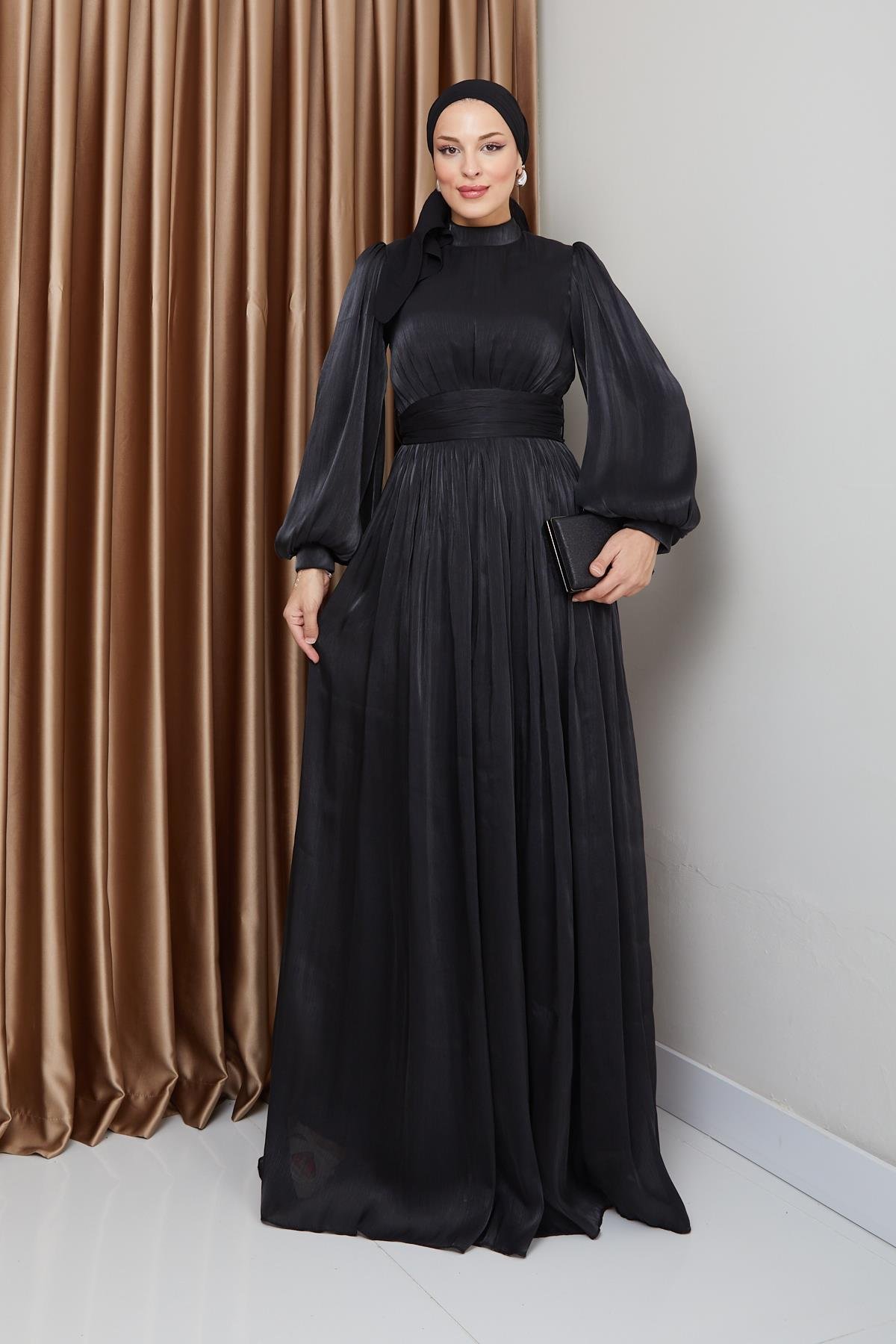 فستان سهرة حريري من يوريو للحجاب مع حزام خصر وتفاصيل مجمعة أسود 1225