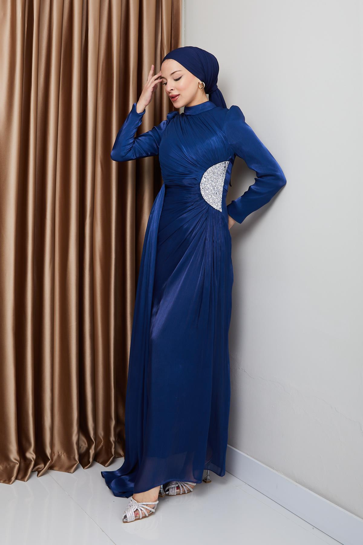 Beli Taş ve Büzgü Detaylı Yoryo İpek Tesettür Abiye Elbise K. İNDİGO 1233
