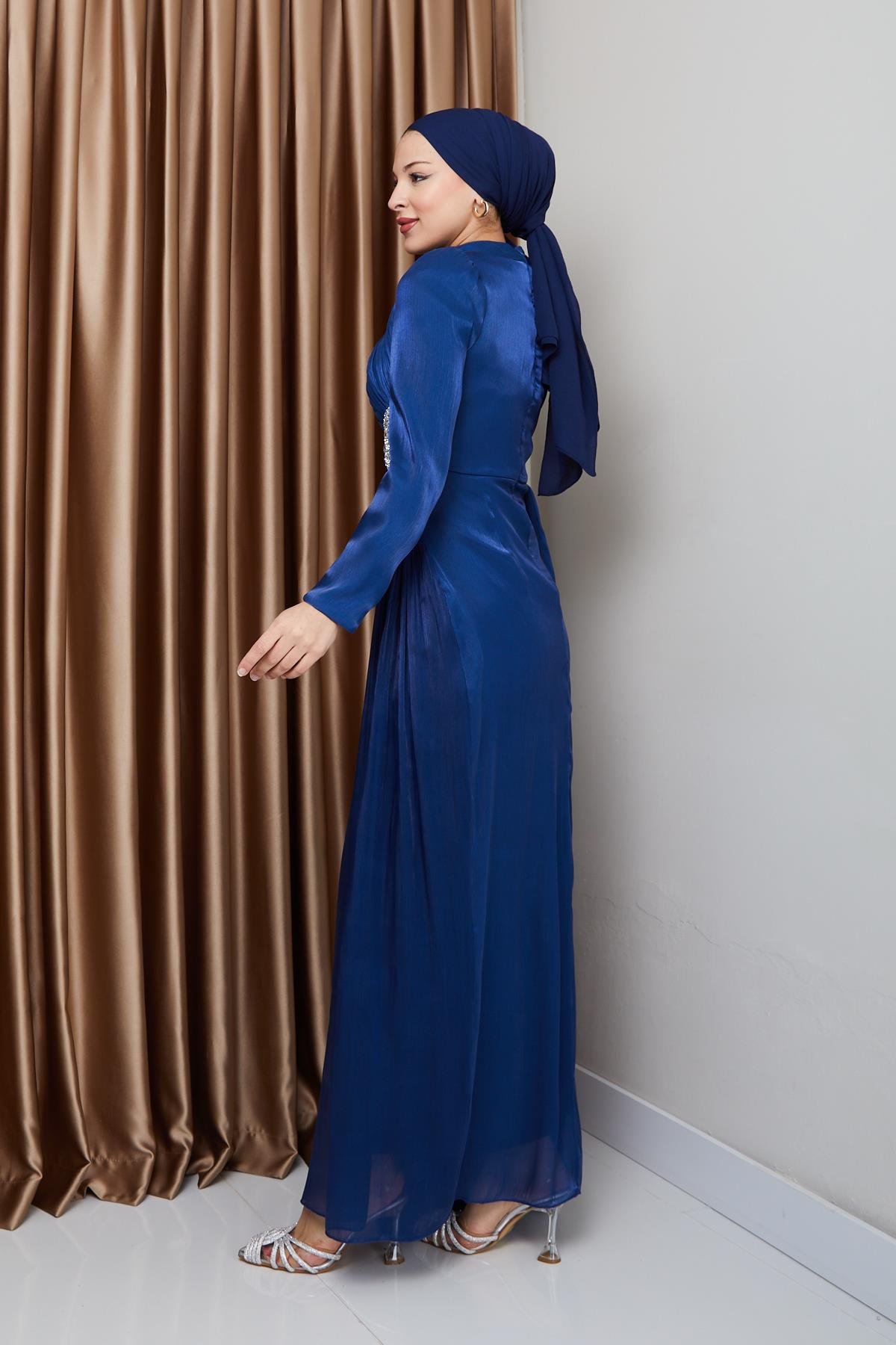 Beli Taş ve Büzgü Detaylı Yoryo İpek Tesettür Abiye Elbise K. İNDİGO 1233