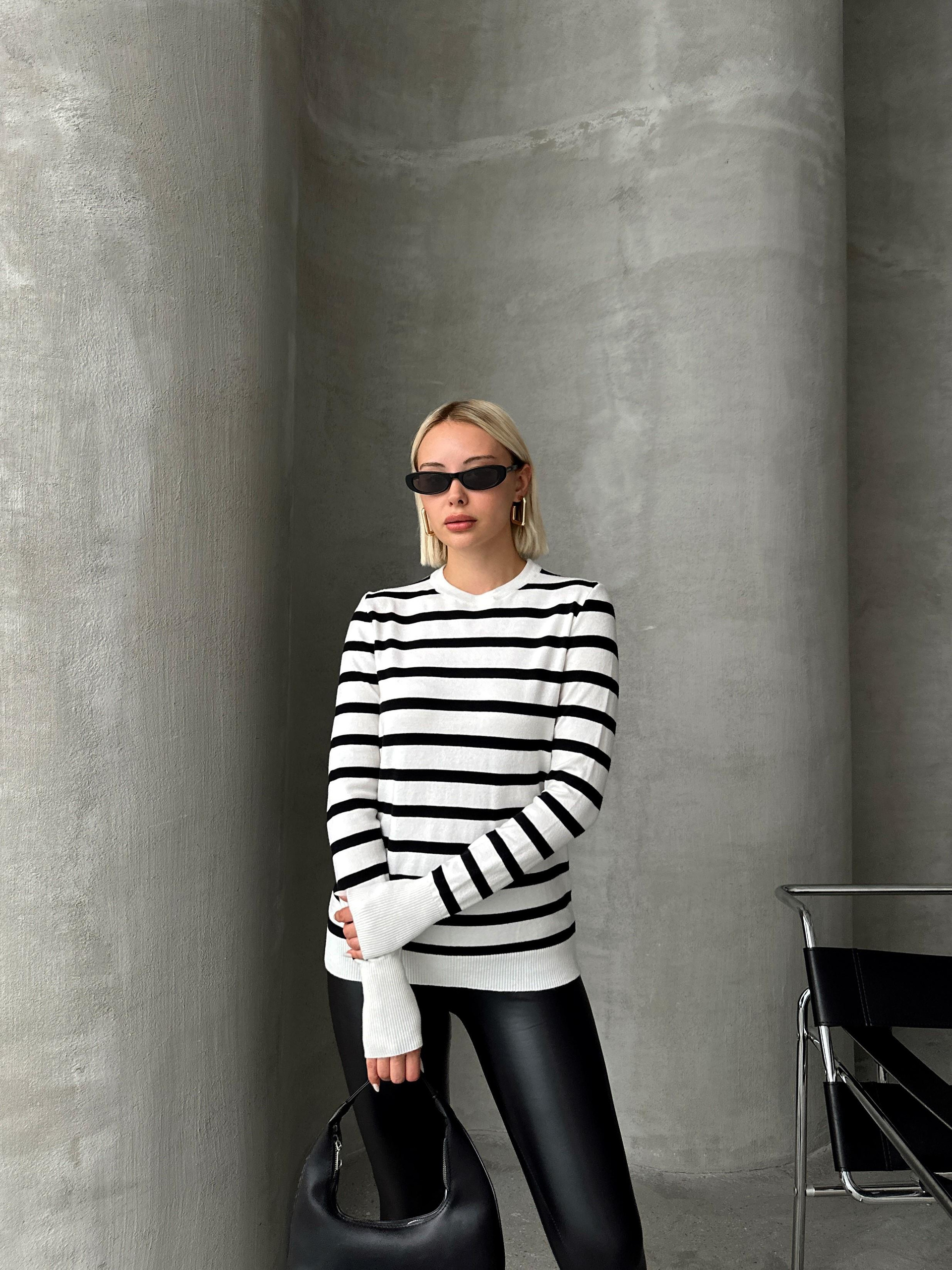 Bisiklet Yaka Siyah Çizgili Triko Kazak EKRU 8236