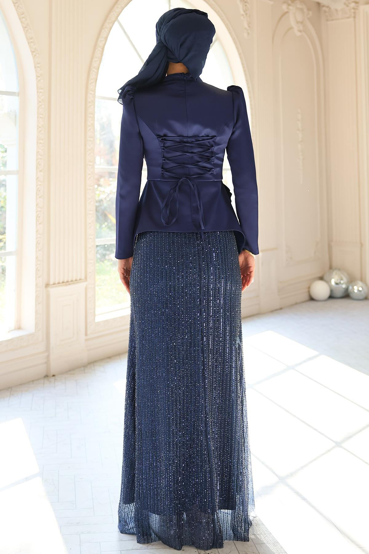 Çiçek Broşlu Arkası Bağcıklı Saten ve Payetli Tesettür Abiye Takım LACİVERT 1683