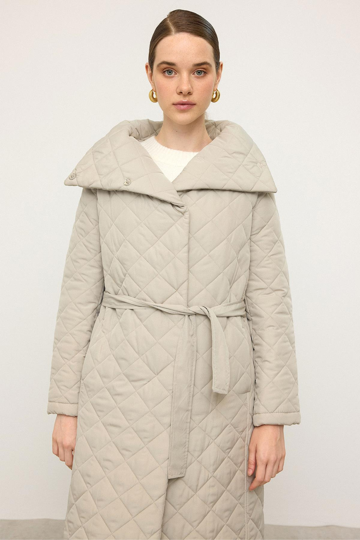 معطف مبطن قابل للإزالة مع غطاء رأس وياقة مطوية لأسفل حجر 6792