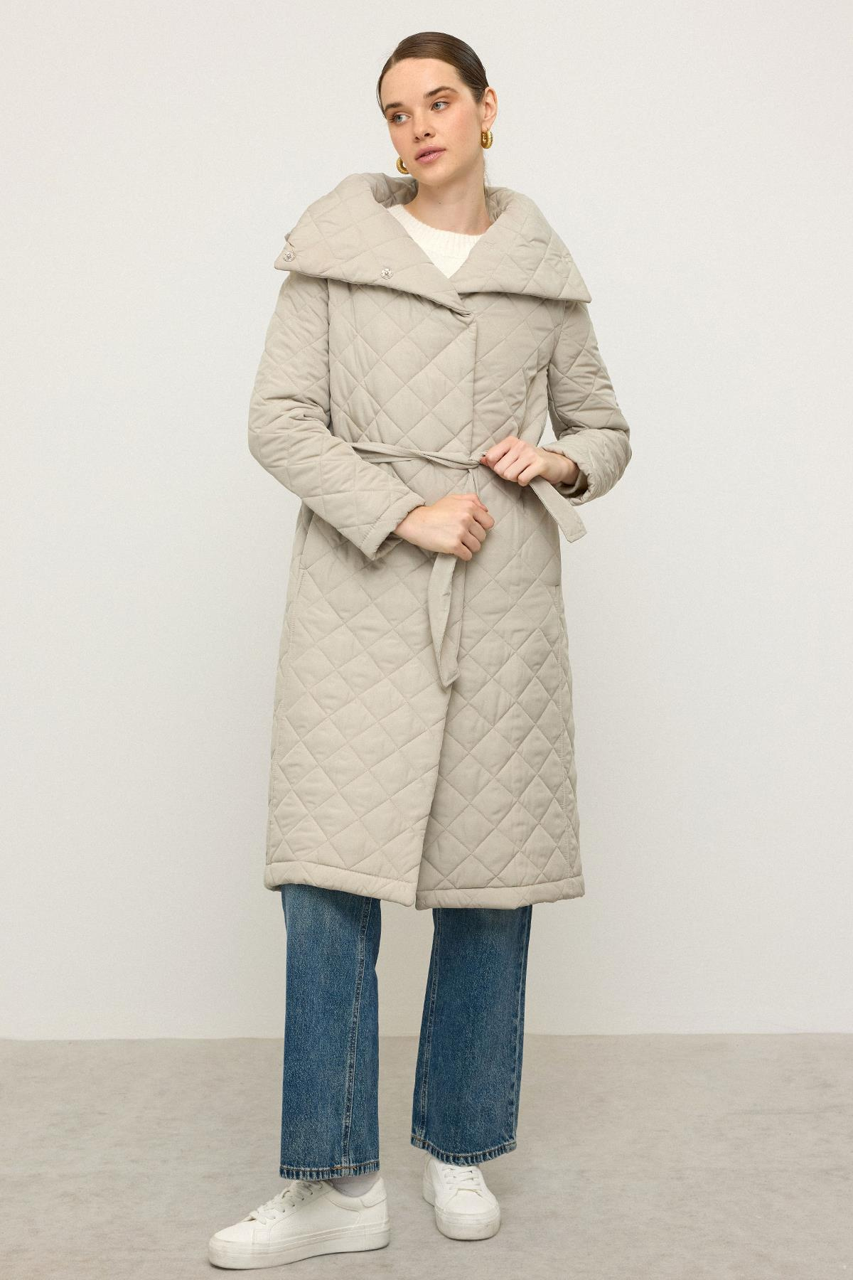 معطف مبطن قابل للإزالة مع غطاء رأس وياقة مطوية لأسفل حجر 6792