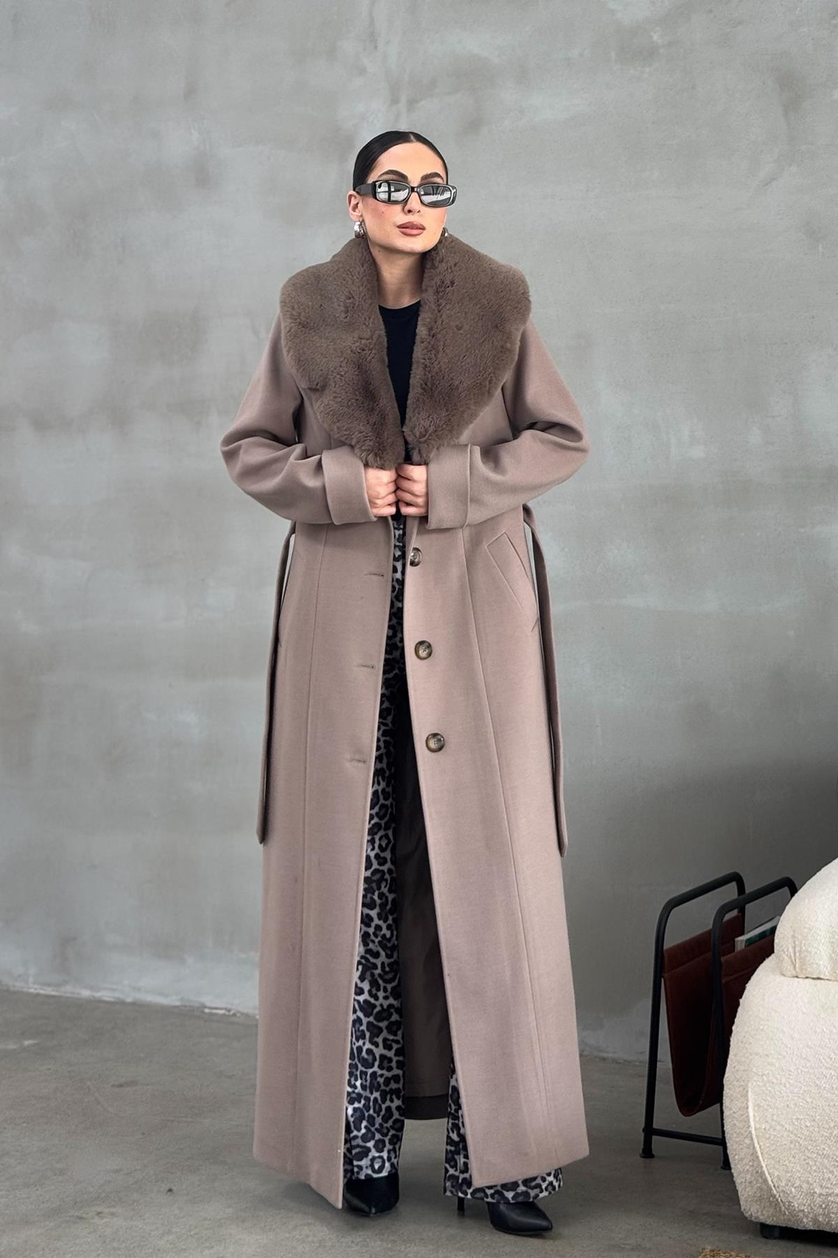 Detachable Fur Men's Coat with Belt and Collar VIZON 3015-Y