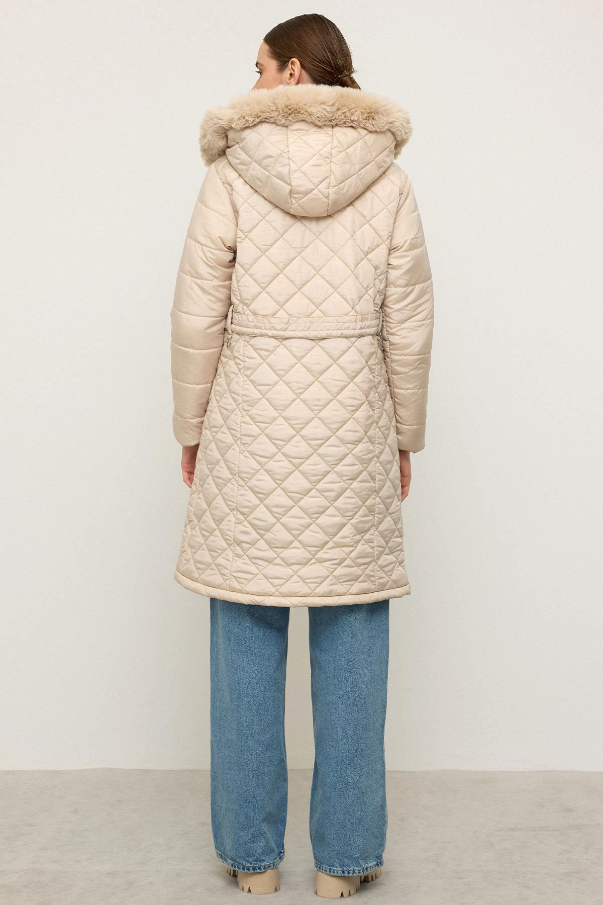 Çıkabilen Kürklü Kapüşonlu Metal Aksesuarlı Kapitone Mont TAŞ 6790