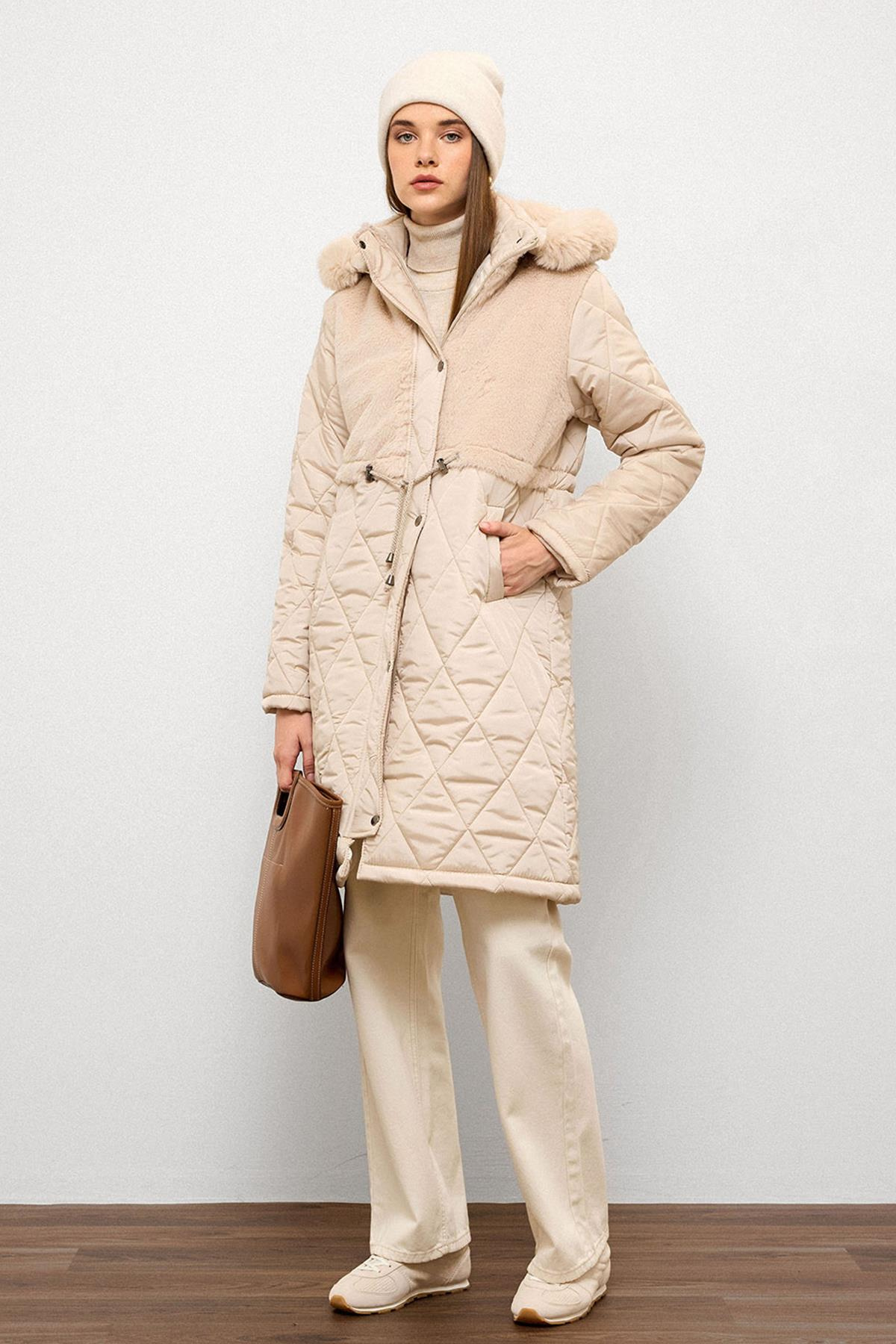 Çıkabilen Kürklü Kapüşonlu Pelüş Garnili Kapitone Mont TAŞ 6781