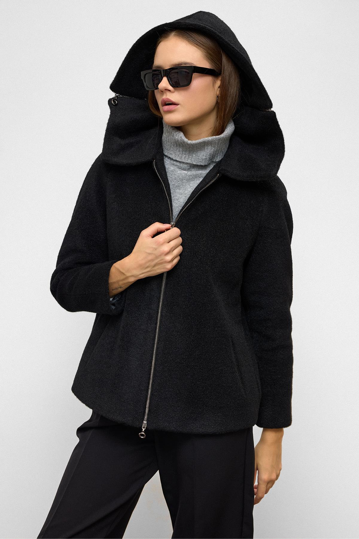 Çıkabilir Kapüşonlu Fermuar Detaylı Oversize Kaban SİYAH 3128