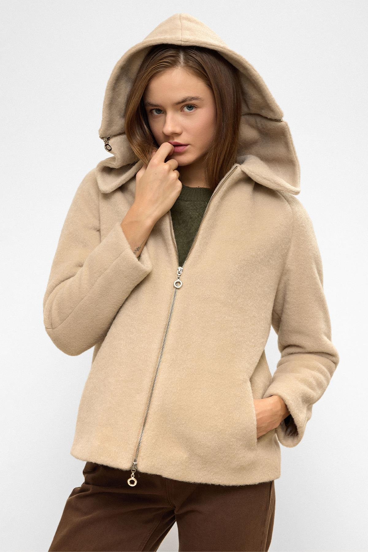 Çıkabilir Kapüşonlu Fermuar Detaylı Oversize Kaban KOYU BEJ 3128