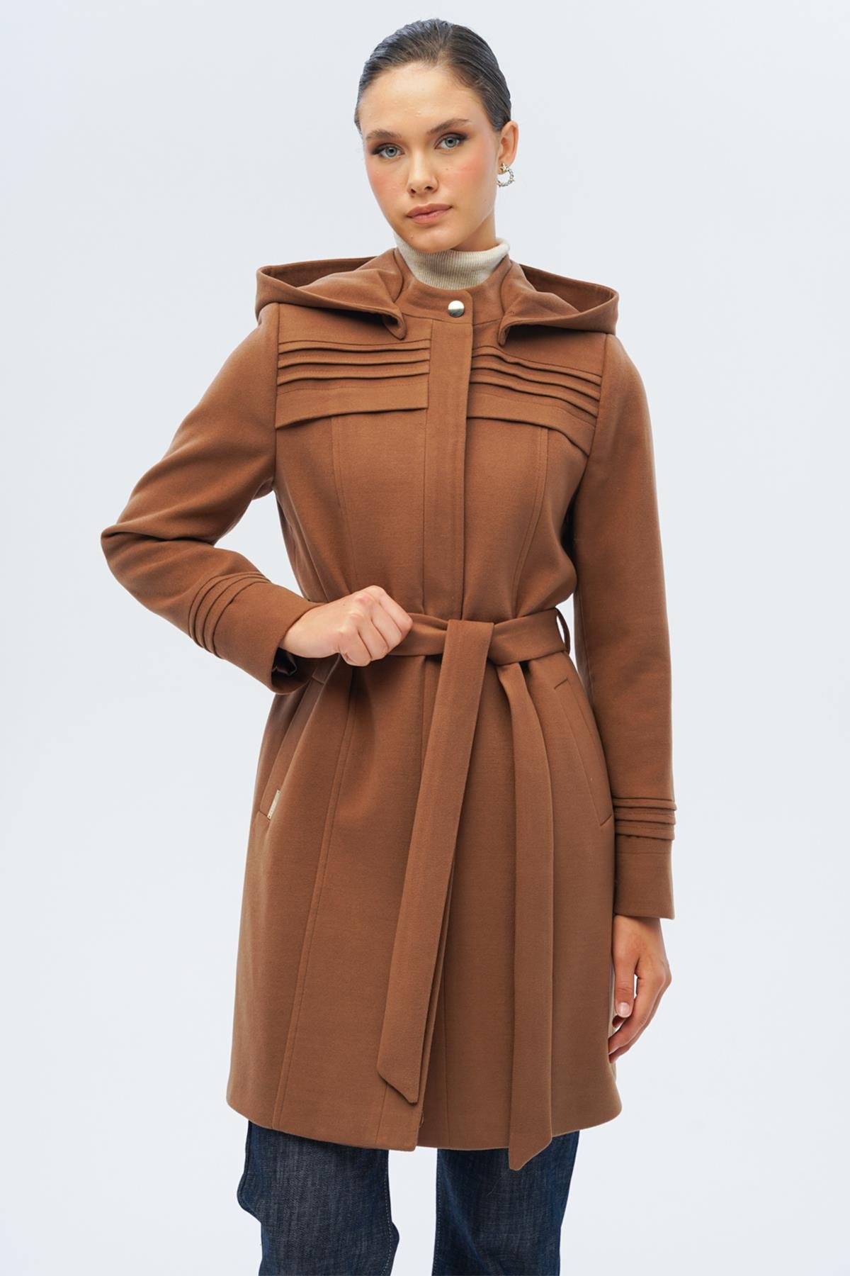 Çıkabilir Kapüşonlu Nervür Detaylı Kaban TABA 3126