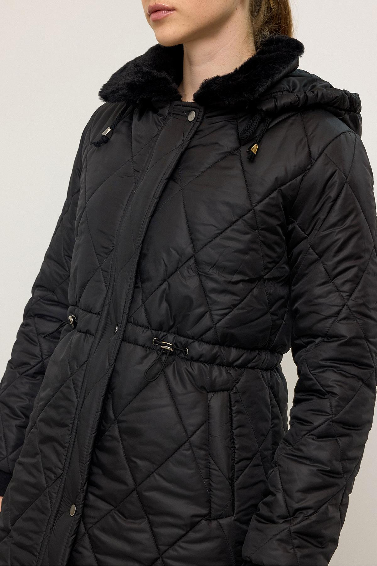Çıkabilir Kapüşonlu Yakası Kürk Detaylı Kapitone Mont SİYAH 6624