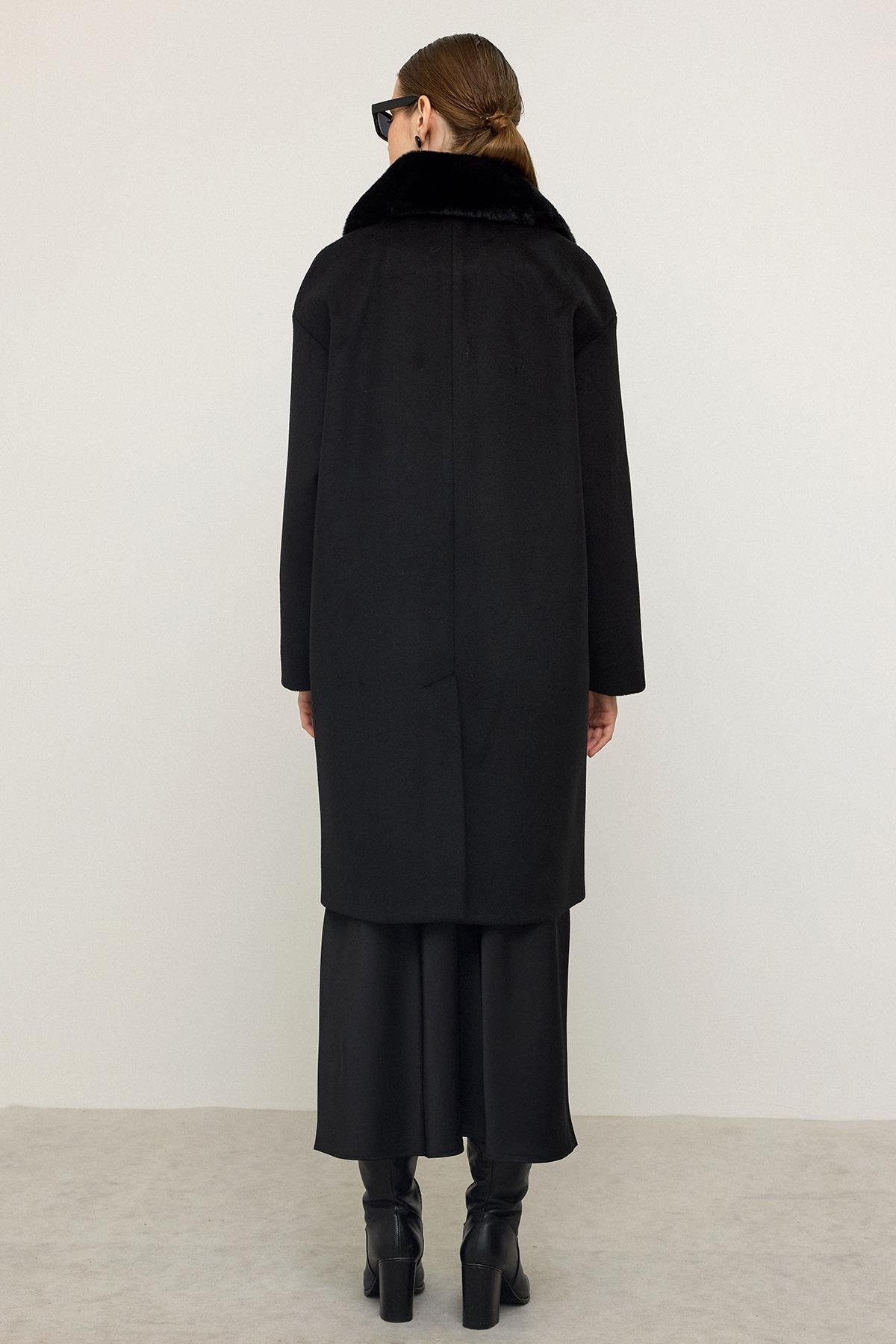 Çıkabilir Kürklü Düşük Kol Büyük Beden Kaban SİYAH 3089