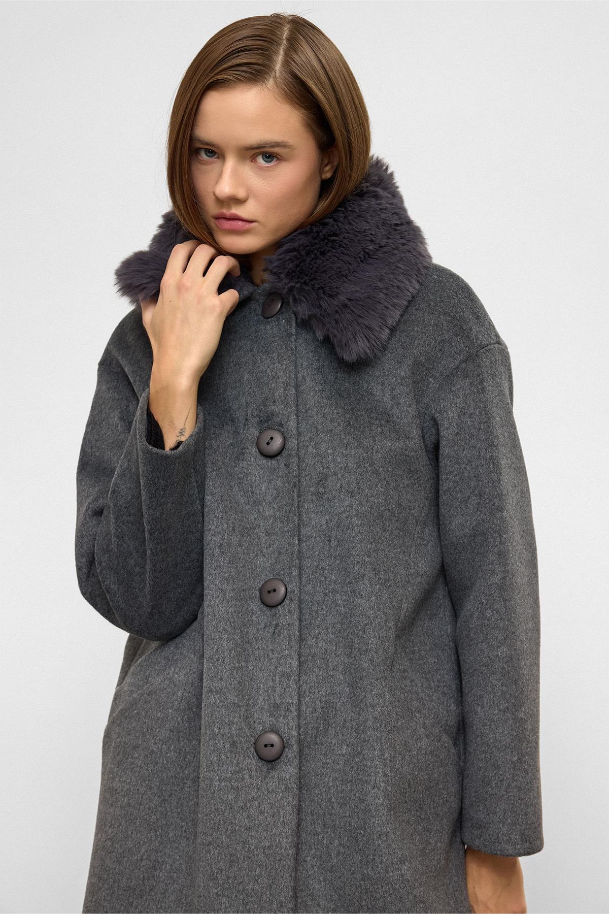 Çıkabilir Kürklü Düşük Kol Büyük Beden Kaban KOYU GRİ 3089