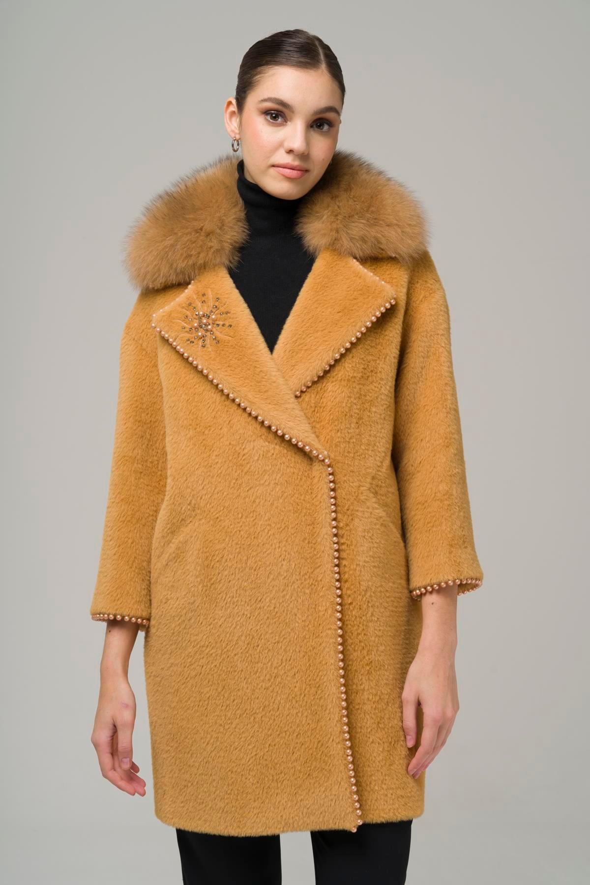 Çıkabilir Kürklü İşleme ve İnci Detaylı Peluş Kaban KAMEL 3959-TK