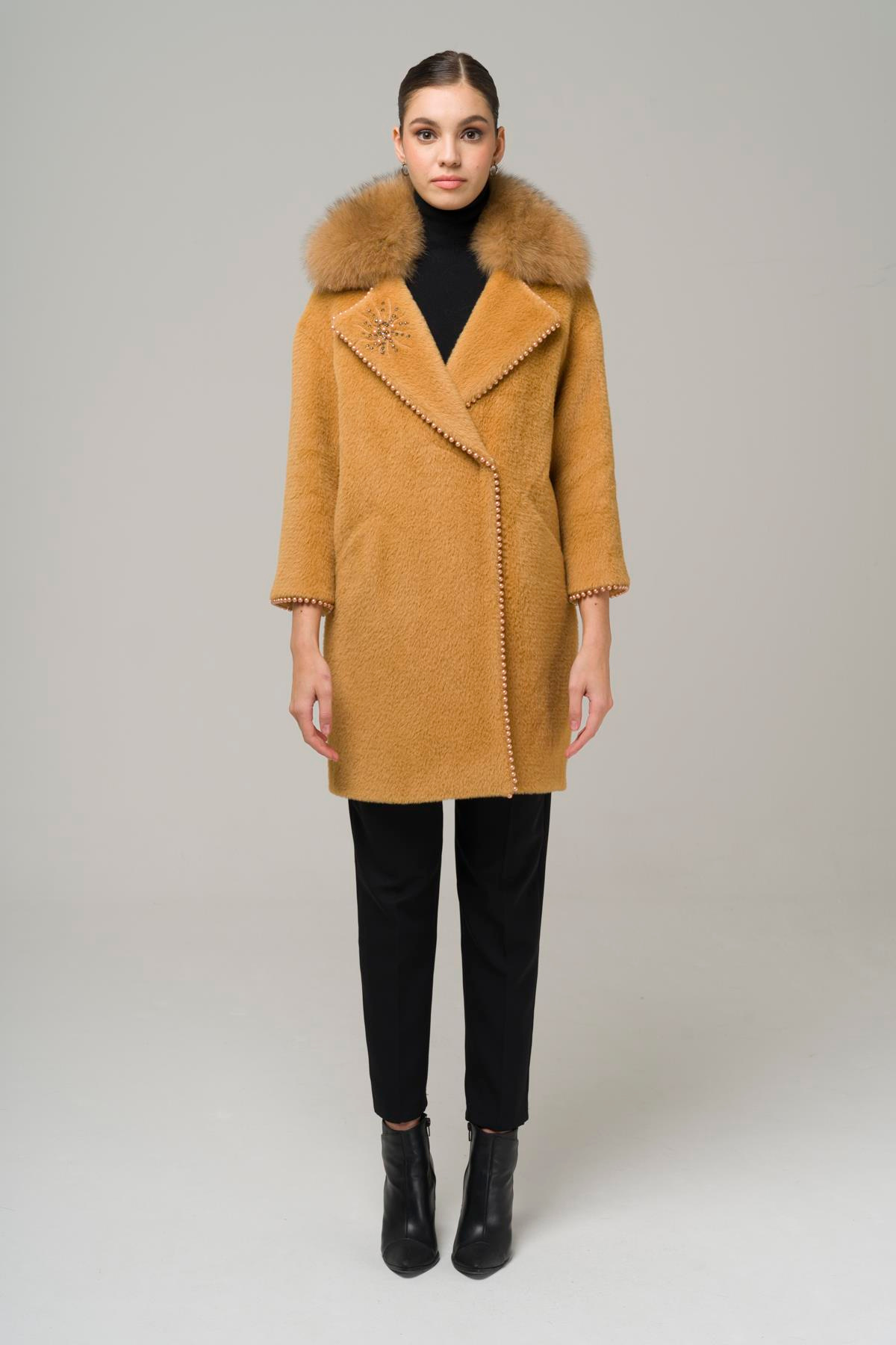 Çıkabilir Kürklü İşleme ve İnci Detaylı Peluş Kaban KAMEL 3959-TK