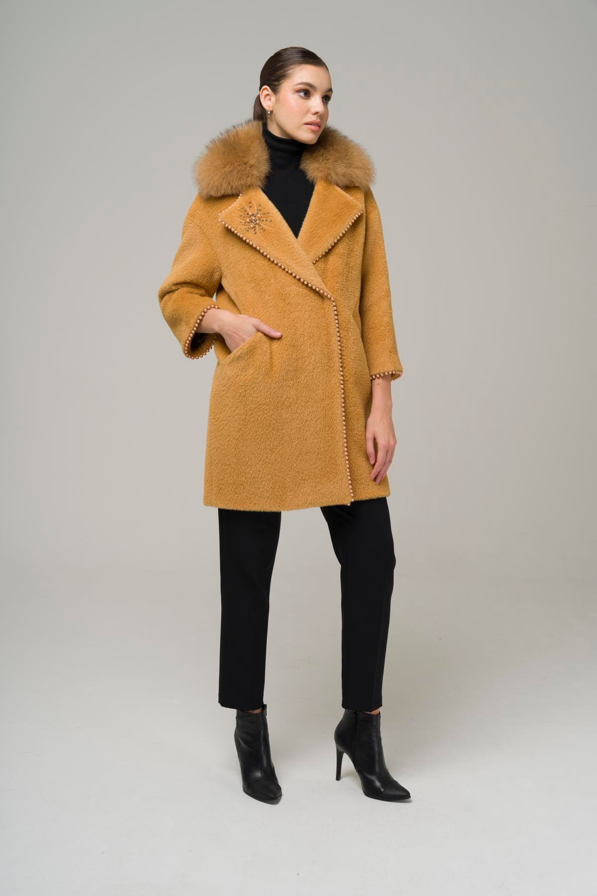 Çıkabilir Kürklü İşleme ve İnci Detaylı Peluş Kaban KAMEL 3959-TK