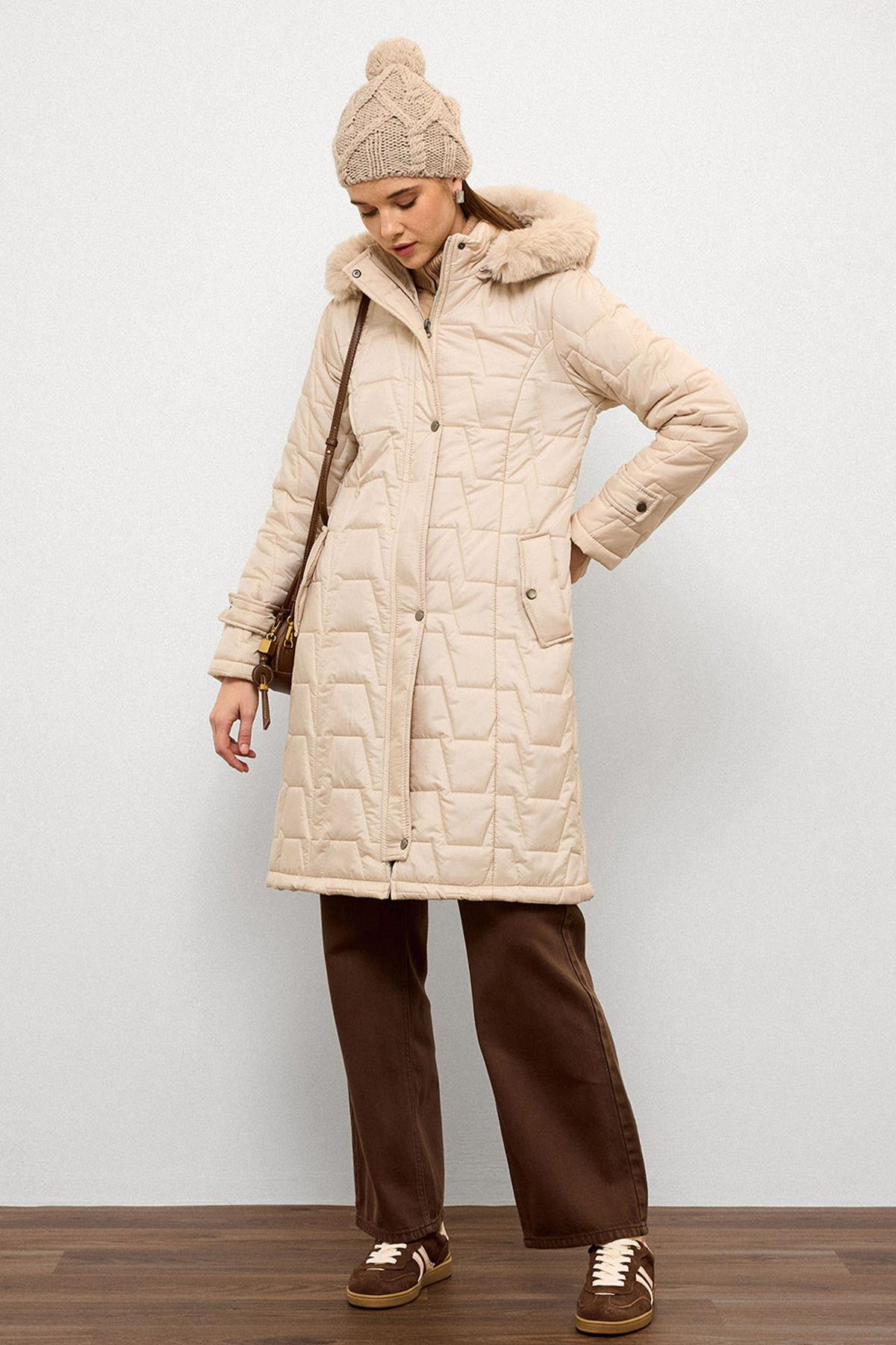 Çıkabilir Kürklü Kapüşonlu Fermuar Kapamalı Kapitone Mont TAŞ 6779