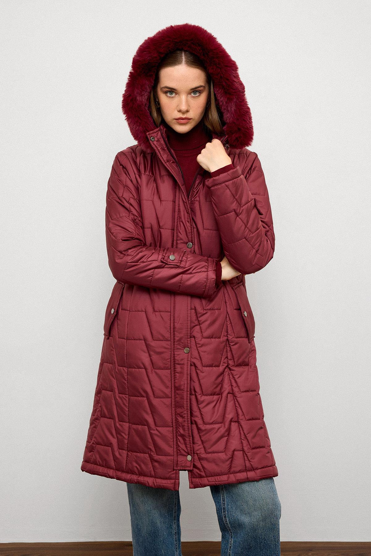 Çıkabilir Kürklü Kapüşonlu Fermuar Kapamalı Kapitone Mont BORDO 6779