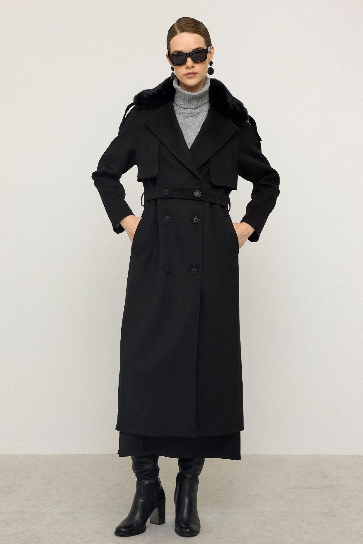 Çıkabilir Kürklü Kendinden Desenli Limited Edition Kaban SİYAH 3127