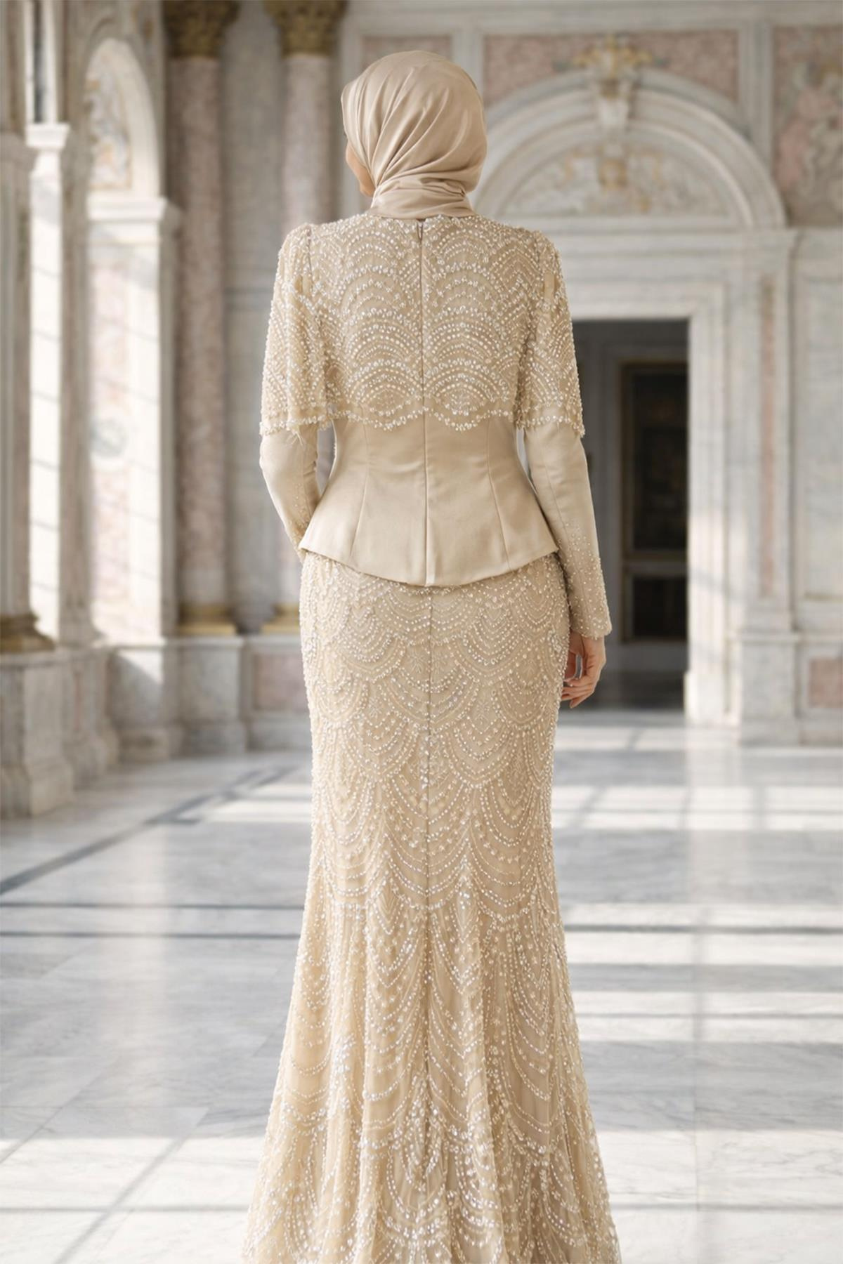 Çıkabilir Pelerin Detaylı Saten ve Tül Kombinli Exclusive Tesettür Abiye Elbise KREM 1064