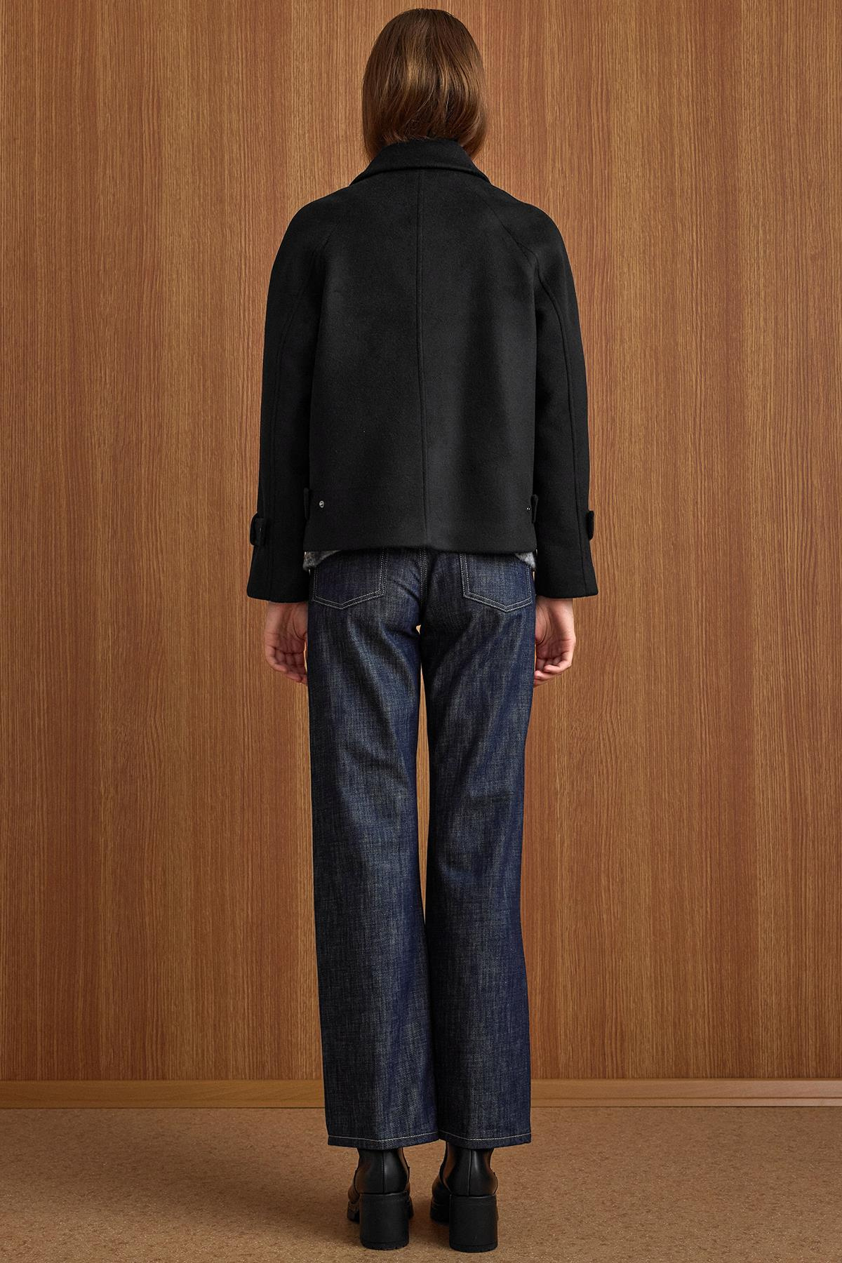 Çıt Çıt Kapamalı Pat Detaylı Kısa Kaban SİYAH 3163