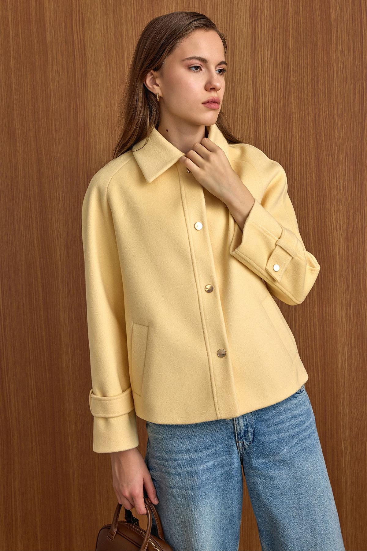 Çıt Çıt Kapamalı Pat Detaylı Kısa Kaban SARI 3163