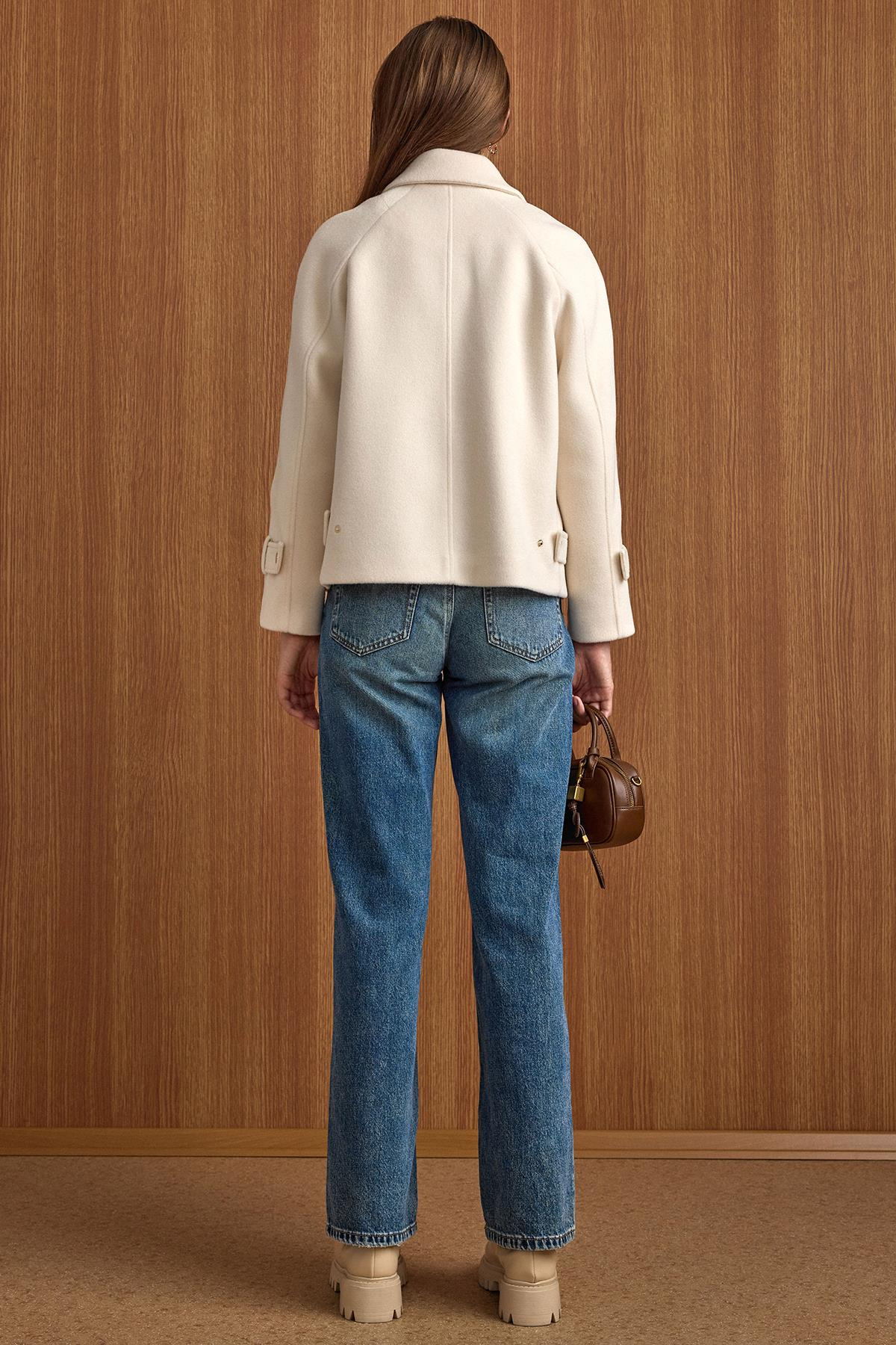 Çıt Çıt Kapamalı Pat Detaylı Kısa Kaban EKRU 3163