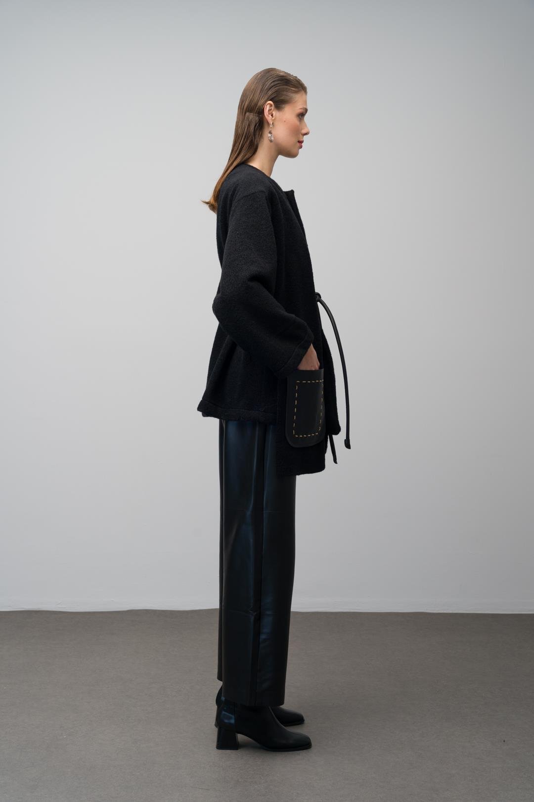 Deri Cep ve Kemer Detaylı Astarsız Salaş Kaban SİYAH 3076