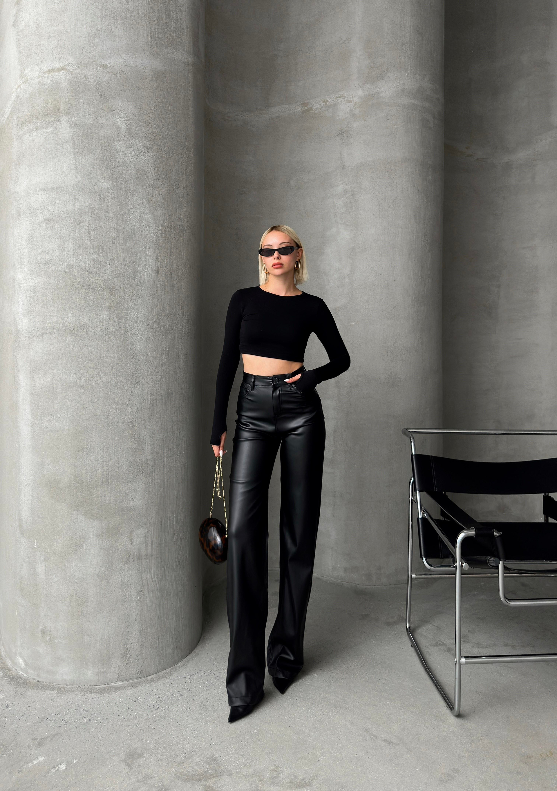 Deri Görünümlü Geniş Paça Pantolon SİYAH 7564