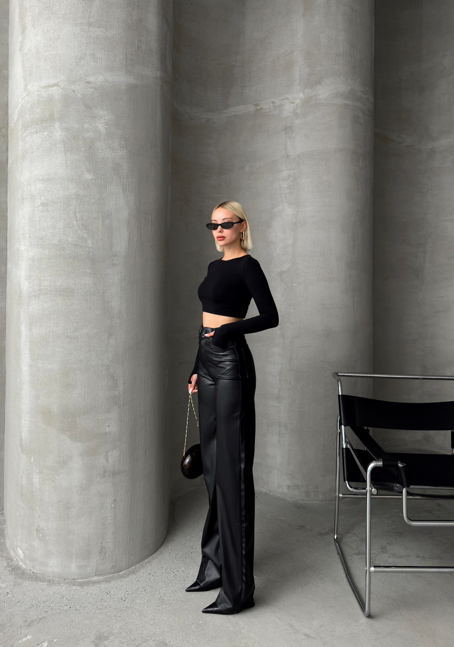 Deri Görünümlü Geniş Paça Pantolon SİYAH 7564