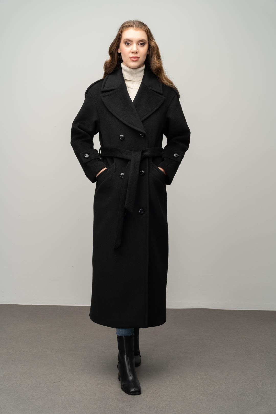 معطف كبير الحجم بأكمام منخفضة وتفاصيل كتف مزدوجة الصدر أسود 3062