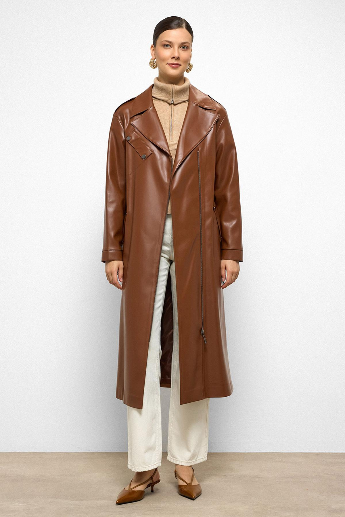 Düşük Kol Fermuar Kapamalı Oversize Deri Trençkot TABA 6759