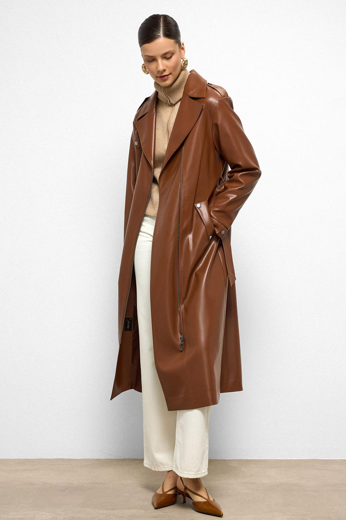 Düşük Kol Fermuar Kapamalı Oversize Deri Trençkot TABA 6759