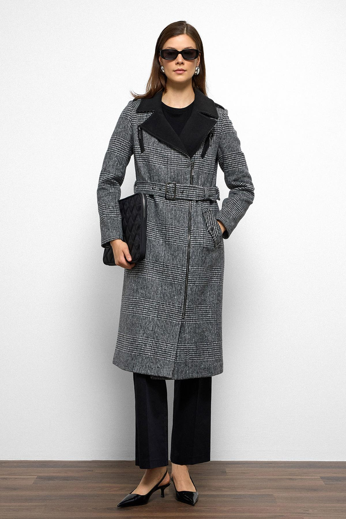 Plaid Coat with Zipper and Garter Detail BLACK 3106