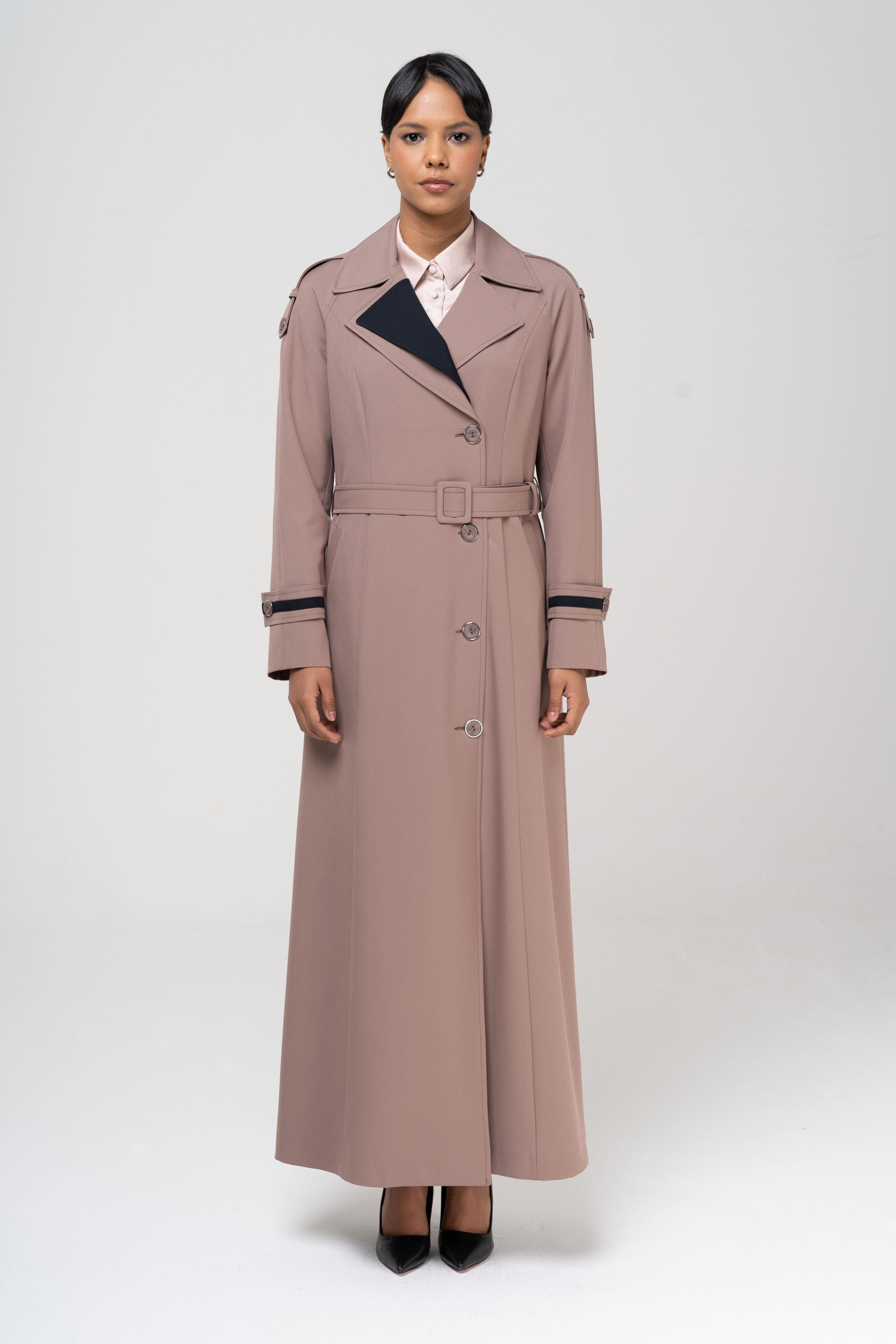 معطف مبطن مع كتاف مزخرفة وتفاصيل طوق مزدوج فيزون 6556