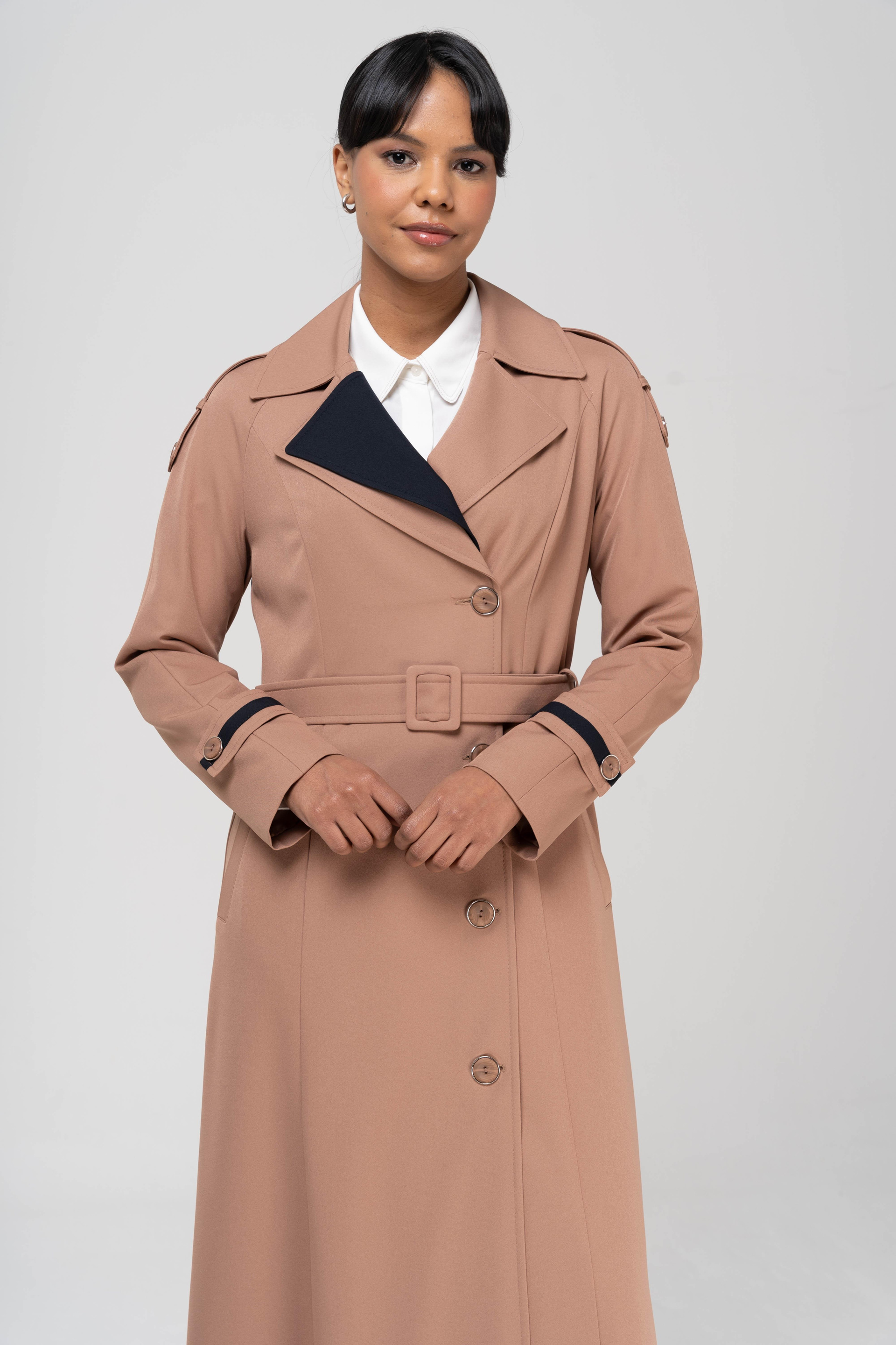 معطف مبطن مع كتاف مزخرفة وتفاصيل طوق مزدوج كامل 6556