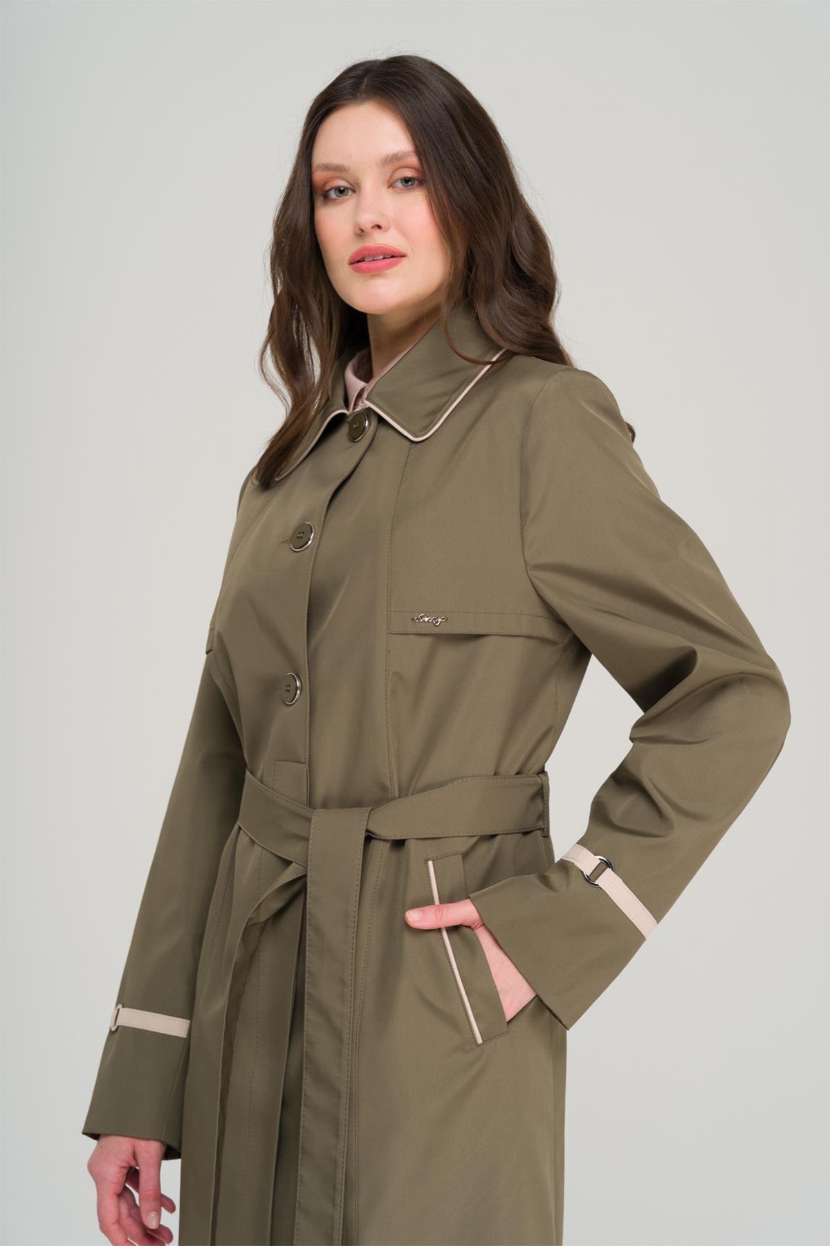 Gömlek Yaka Biye ve Pelerin Detaylı Büyük Beden Trençkot HAKİ 4301