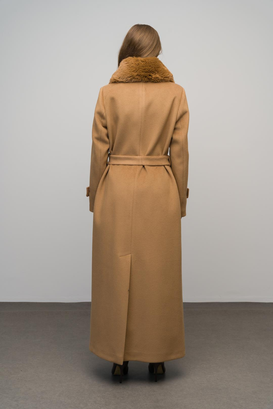 Gömlek Yaka Çıkabilir Kürklü Büyük Beden Manto K. KAMEL 3071