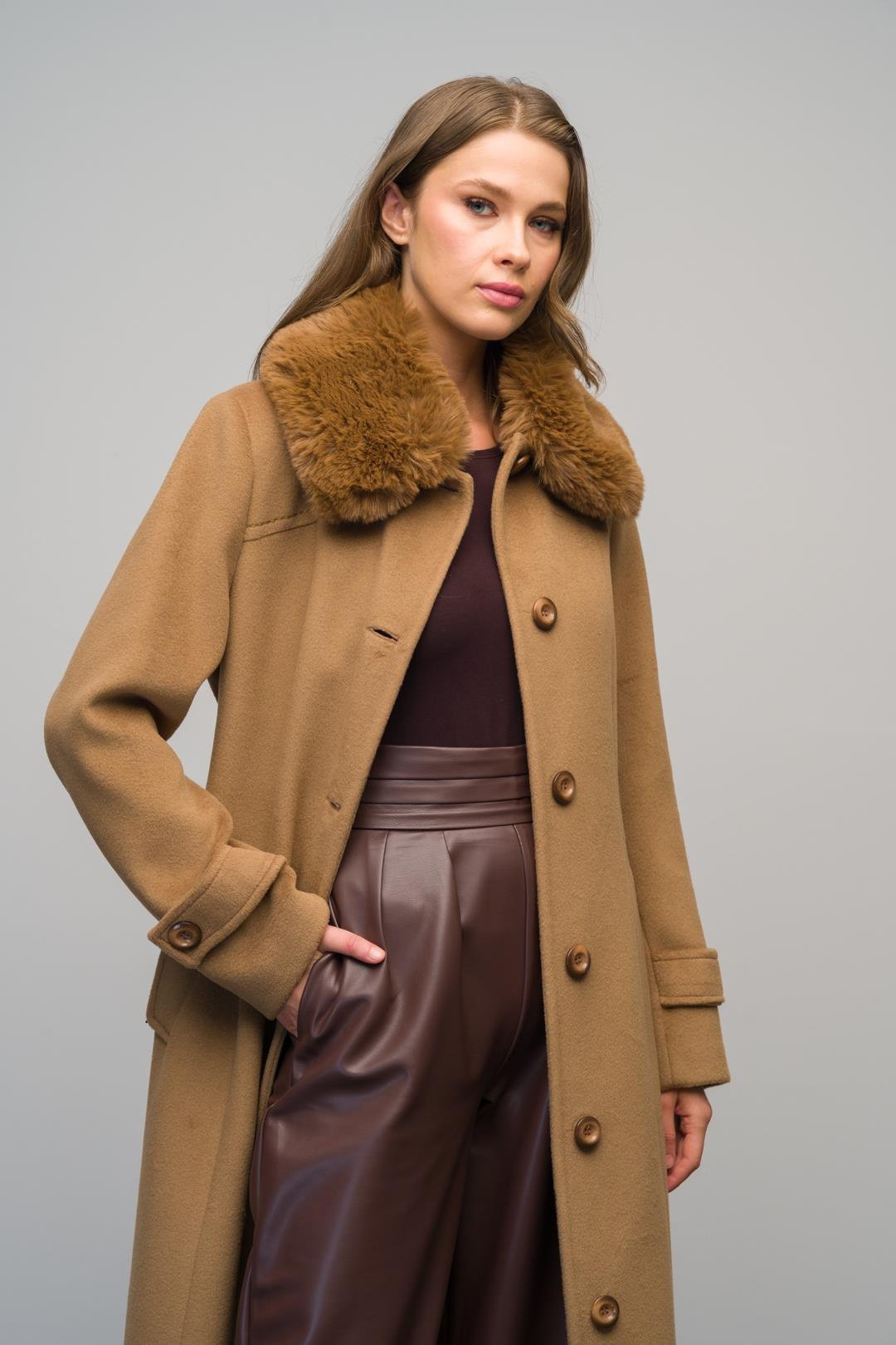Gömlek Yaka Çıkabilir Kürklü Büyük Beden Manto K. KAMEL 3071