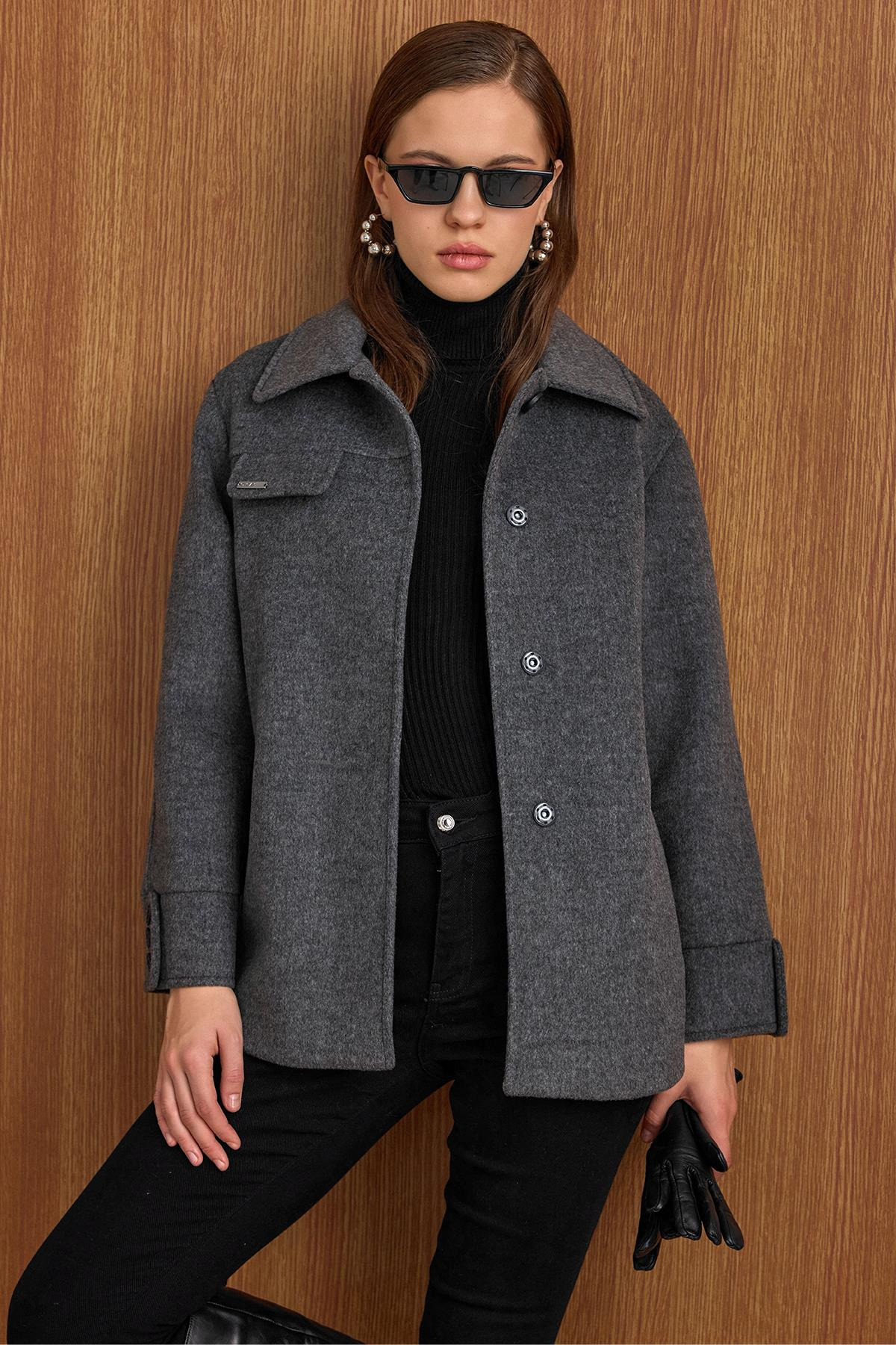 Gömlek Yaka Kuşak Detaylı Oversize Kısa Kaban KOYU GRİ 3155