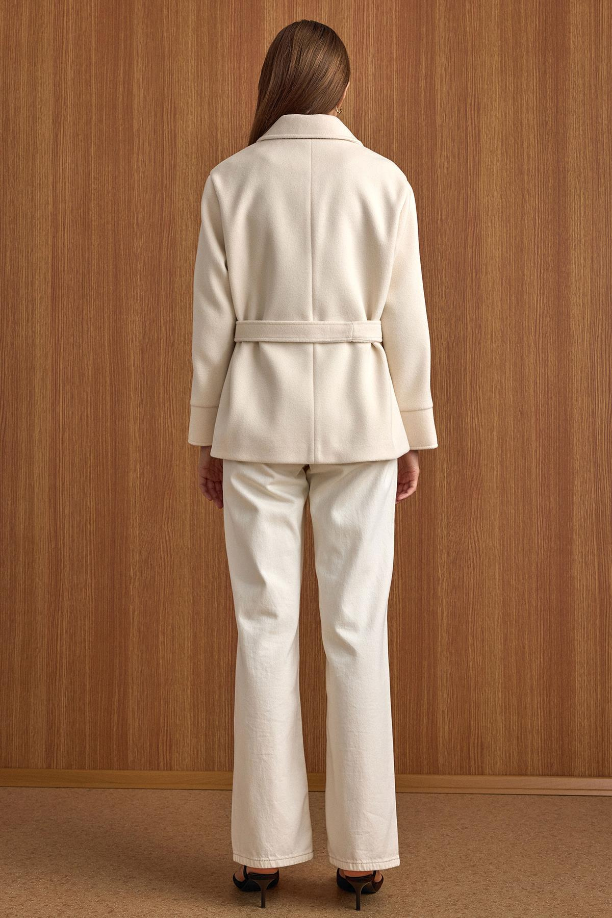 Gömlek Yaka Kuşak Detaylı Oversize Kısa Kaban EKRU 3155